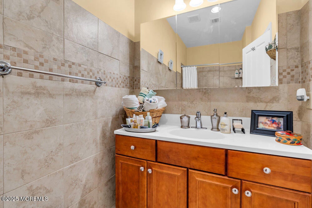 Jackson, New Jersey, 08527, United States, 5 Bedrooms Bedrooms, ,5 BathroomsBathrooms,Residential,Active,1992255