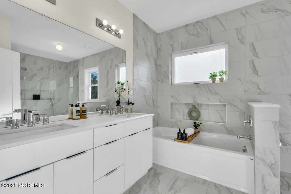 Jackson, New Jersey, 08527, United States, 6 Bedrooms Bedrooms, ,4 BathroomsBathrooms,Residential,Active,2007039