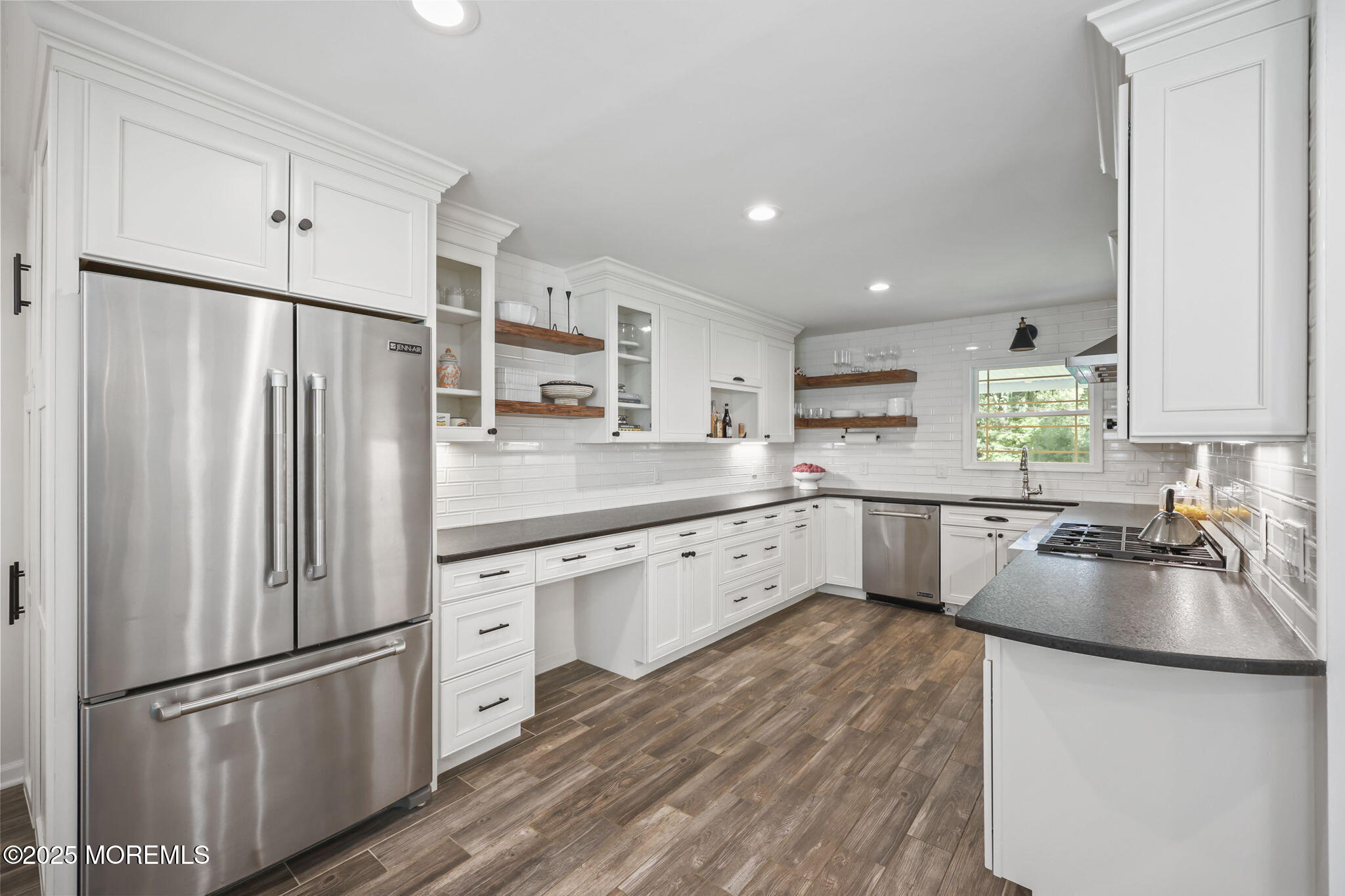 Colts Neck, New Jersey, 07722, United States, 3 Bedrooms Bedrooms, ,3 BathroomsBathrooms,Residential,Active,1941385