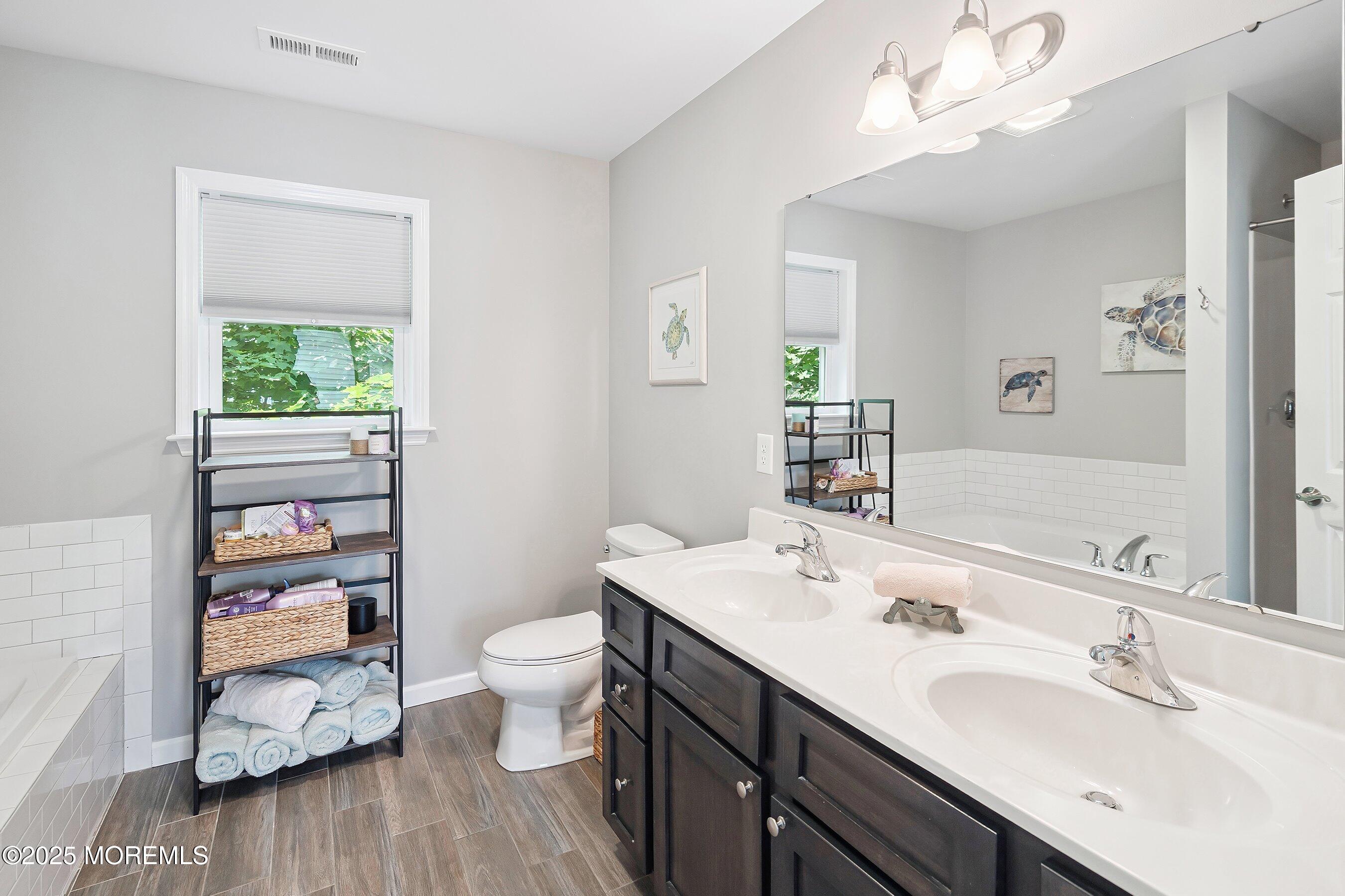 Fair Haven, New Jersey, 07704, United States, 4 Bedrooms Bedrooms, ,3 BathroomsBathrooms,Residential,Active,1905052