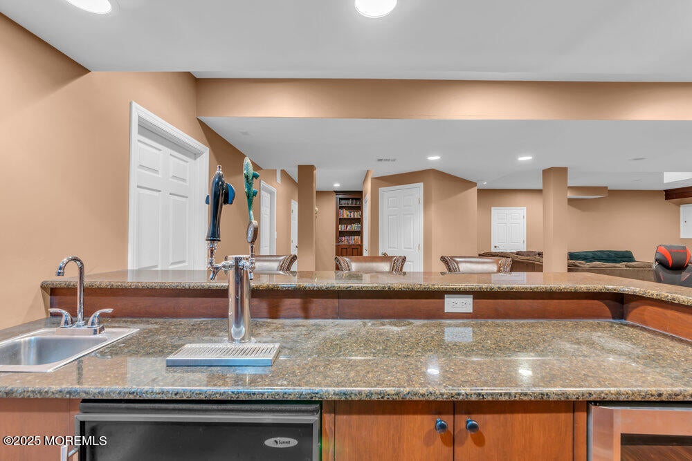 Manalapan, New Jersey, 07726, United States, 4 Bedrooms Bedrooms, ,4 BathroomsBathrooms,Residential,Active,1871928