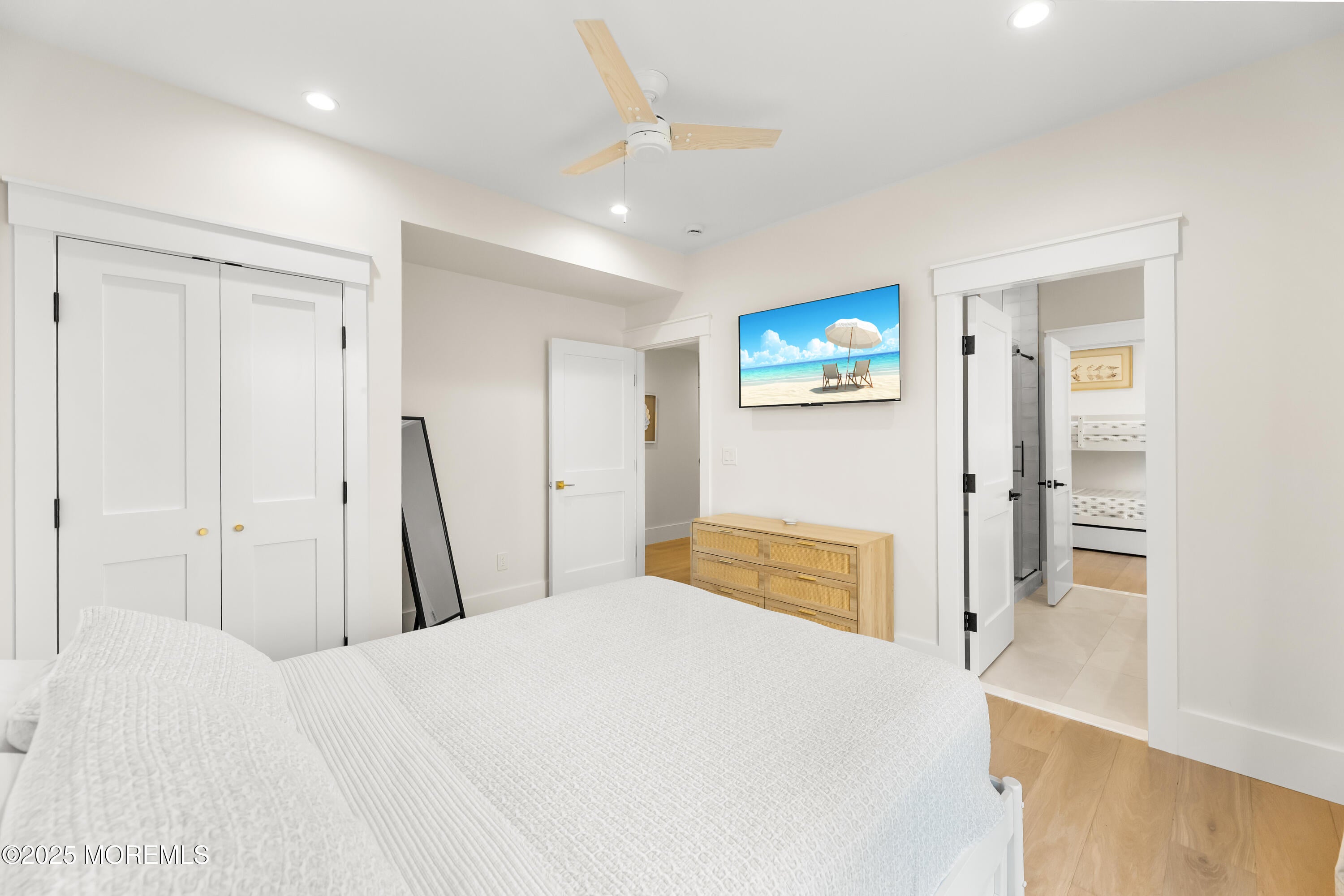 Beach Haven, New Jersey, 08008, United States, 6 Bedrooms Bedrooms, ,6 BathroomsBathrooms,Residential,Active,1969766