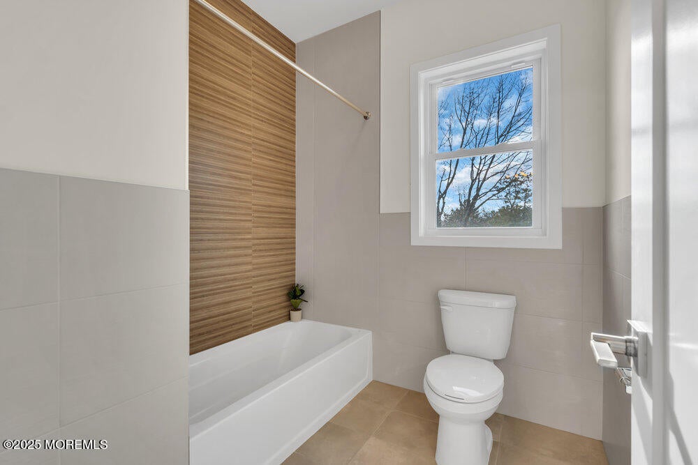 Jackson, New Jersey, 08527, United States, 6 Bedrooms Bedrooms, ,4 BathroomsBathrooms,Residential,Active,2007039