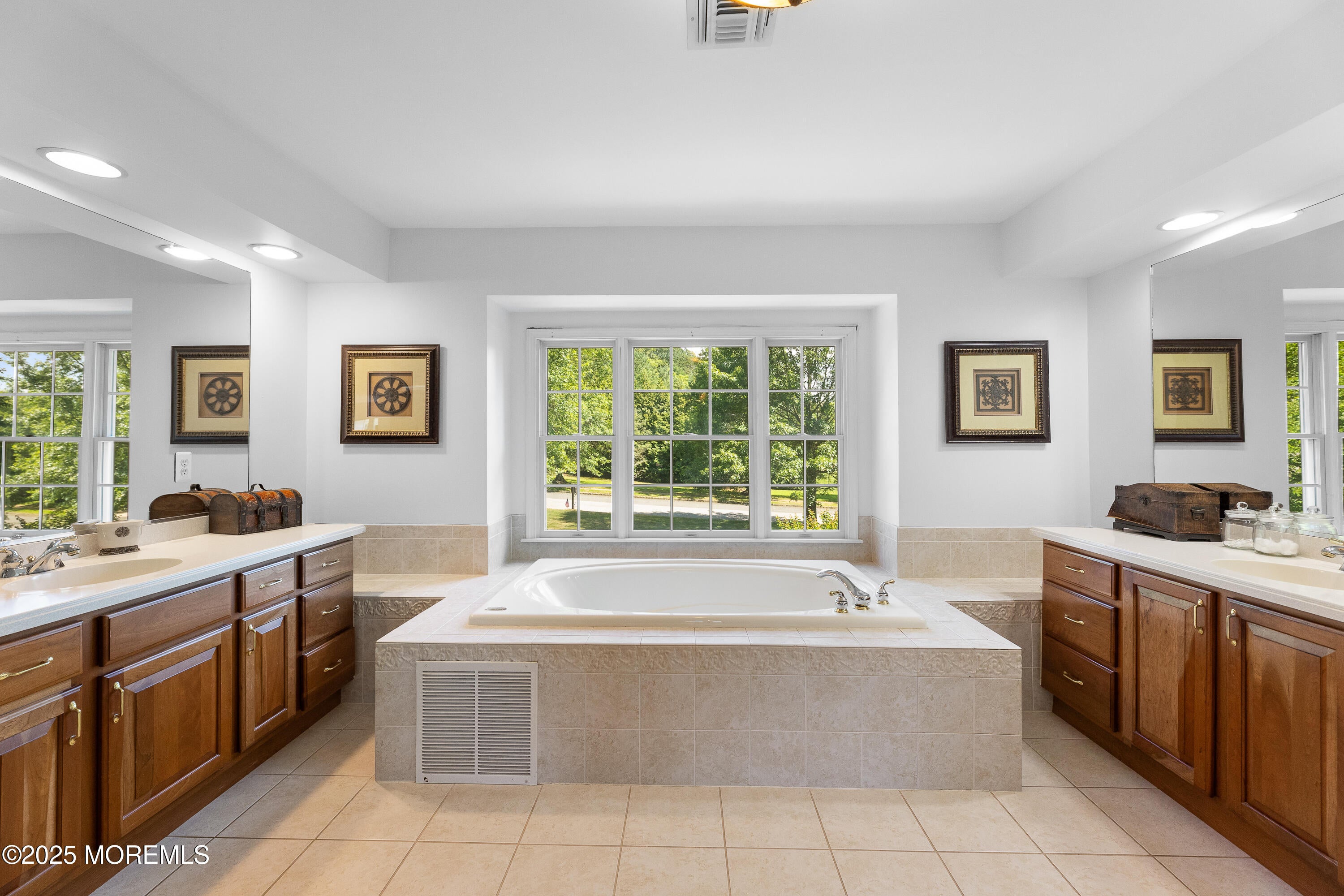 Millstone, New Jersey, 08510, United States, 5 Bedrooms Bedrooms, ,6 BathroomsBathrooms,Residential,Active,1954020