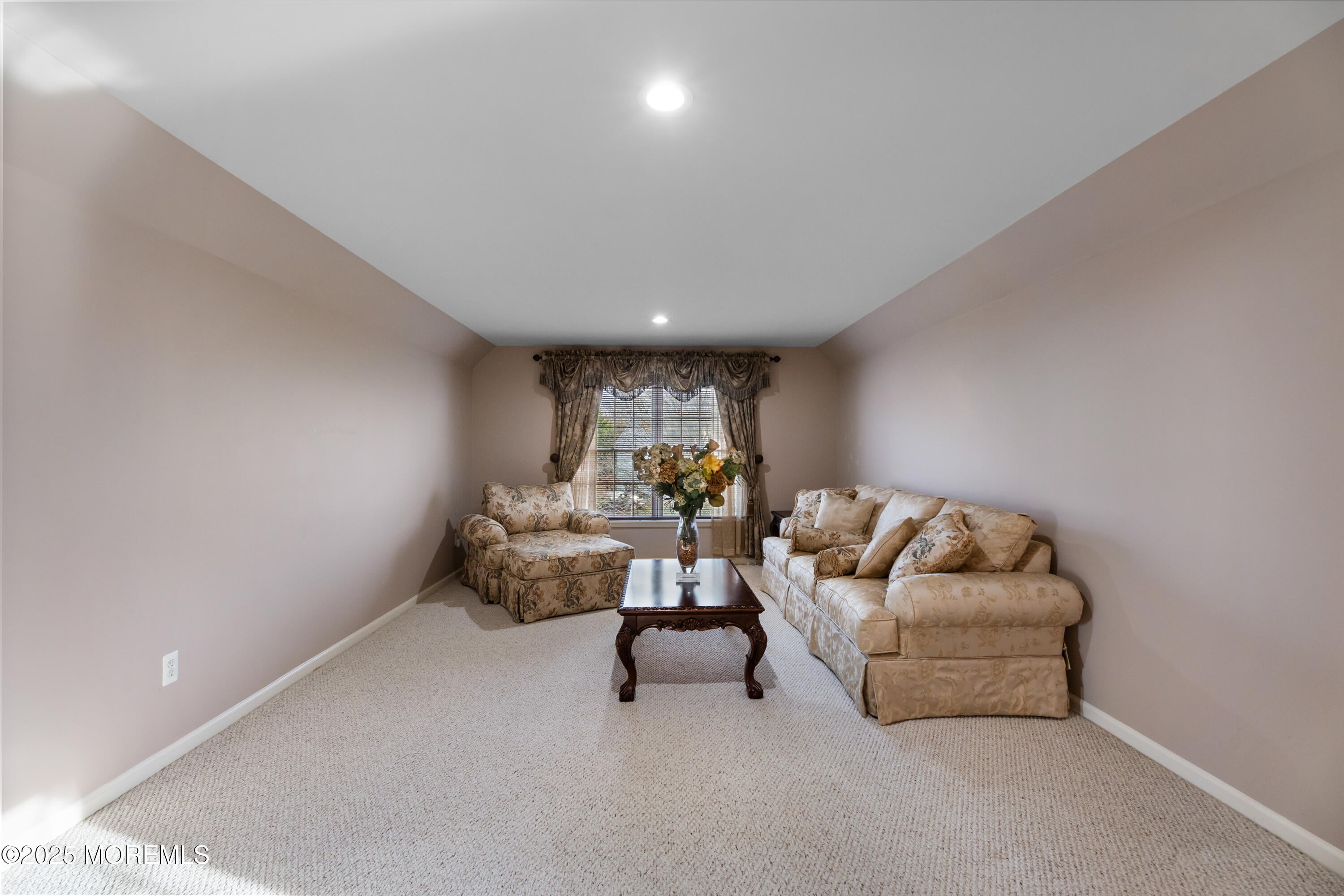 Millstone, New Jersey, 08510, United States, 4 Bedrooms Bedrooms, ,3 BathroomsBathrooms,Residential,Pending,2007227