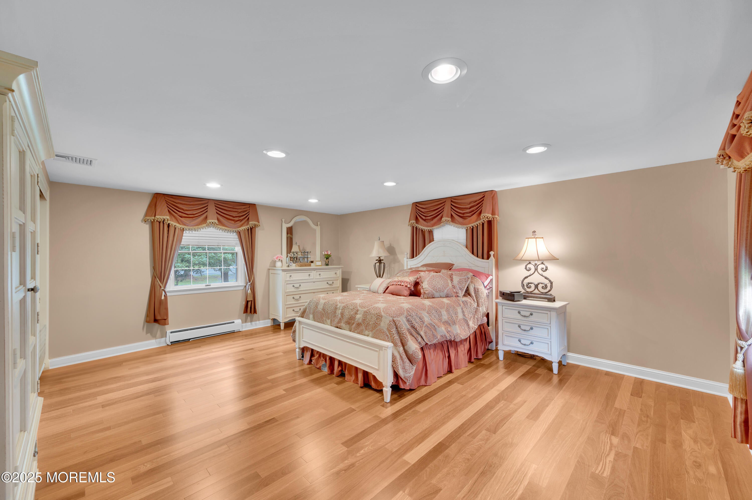 Freehold, New Jersey, 07728, United States, 3 Bedrooms Bedrooms, ,3 BathroomsBathrooms,Residential,Active,1922276