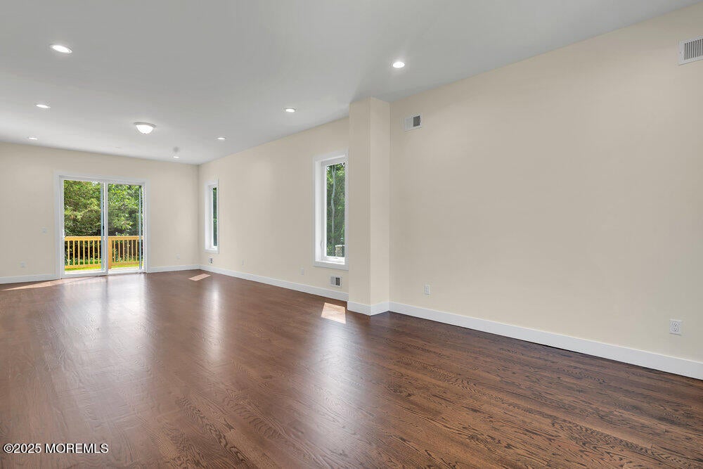 Jackson, New Jersey, 08527, United States, 6 Bedrooms Bedrooms, ,4 BathroomsBathrooms,Residential,Active,1973337