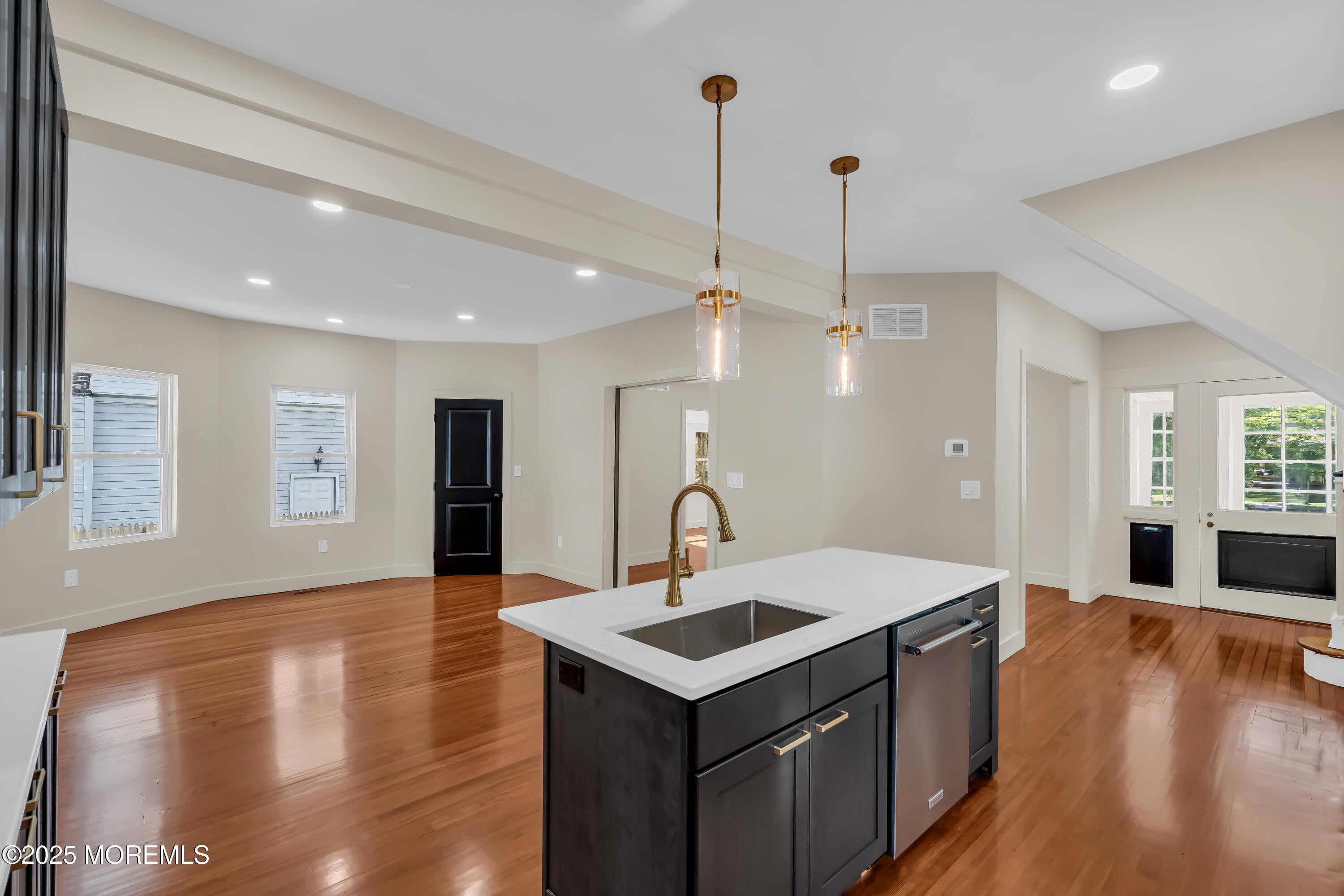 Asbury Park, New Jersey, 07712, United States, 6 Bedrooms Bedrooms, ,4 BathroomsBathrooms,Residential,Active,1929708