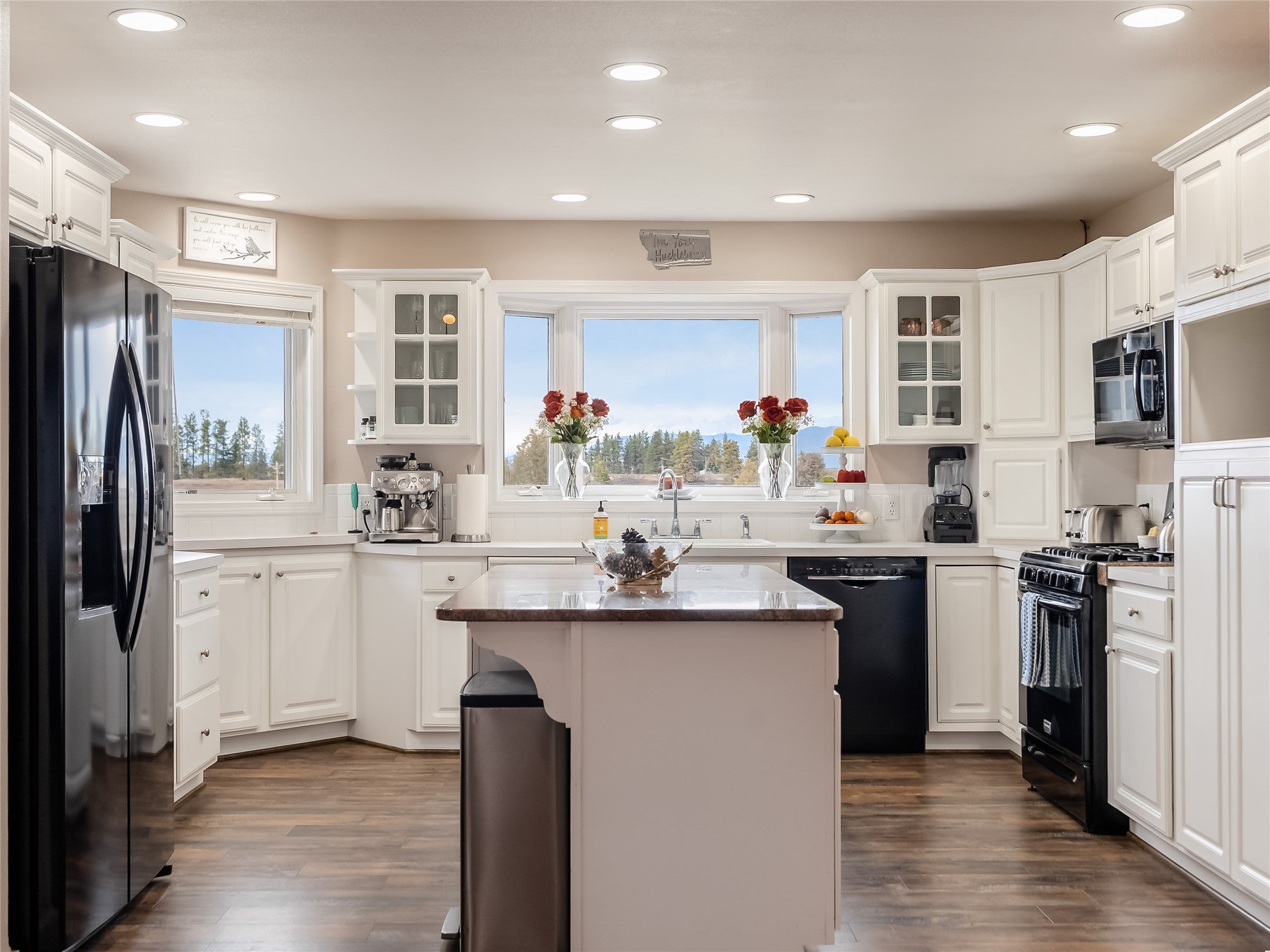 Kalispell, Montana, 59901, United States, 5 Bedrooms Bedrooms, ,4 BathroomsBathrooms,Residential,Active,1994970