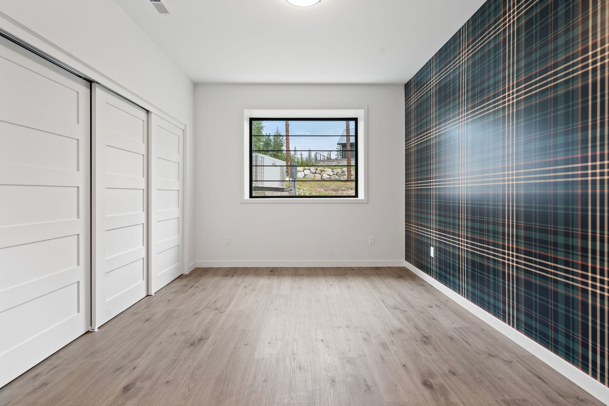 Lakeside, Montana, 59922, United States, 4 Bedrooms Bedrooms, ,4 BathroomsBathrooms,Residential,Active,1914632