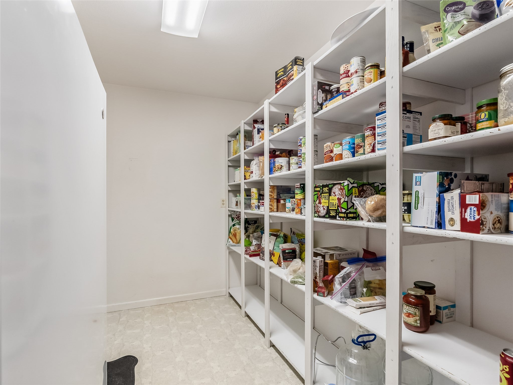 Kalispell, Montana, 59901, United States, 5 Bedrooms Bedrooms, ,4 BathroomsBathrooms,Residential,Active,1994970