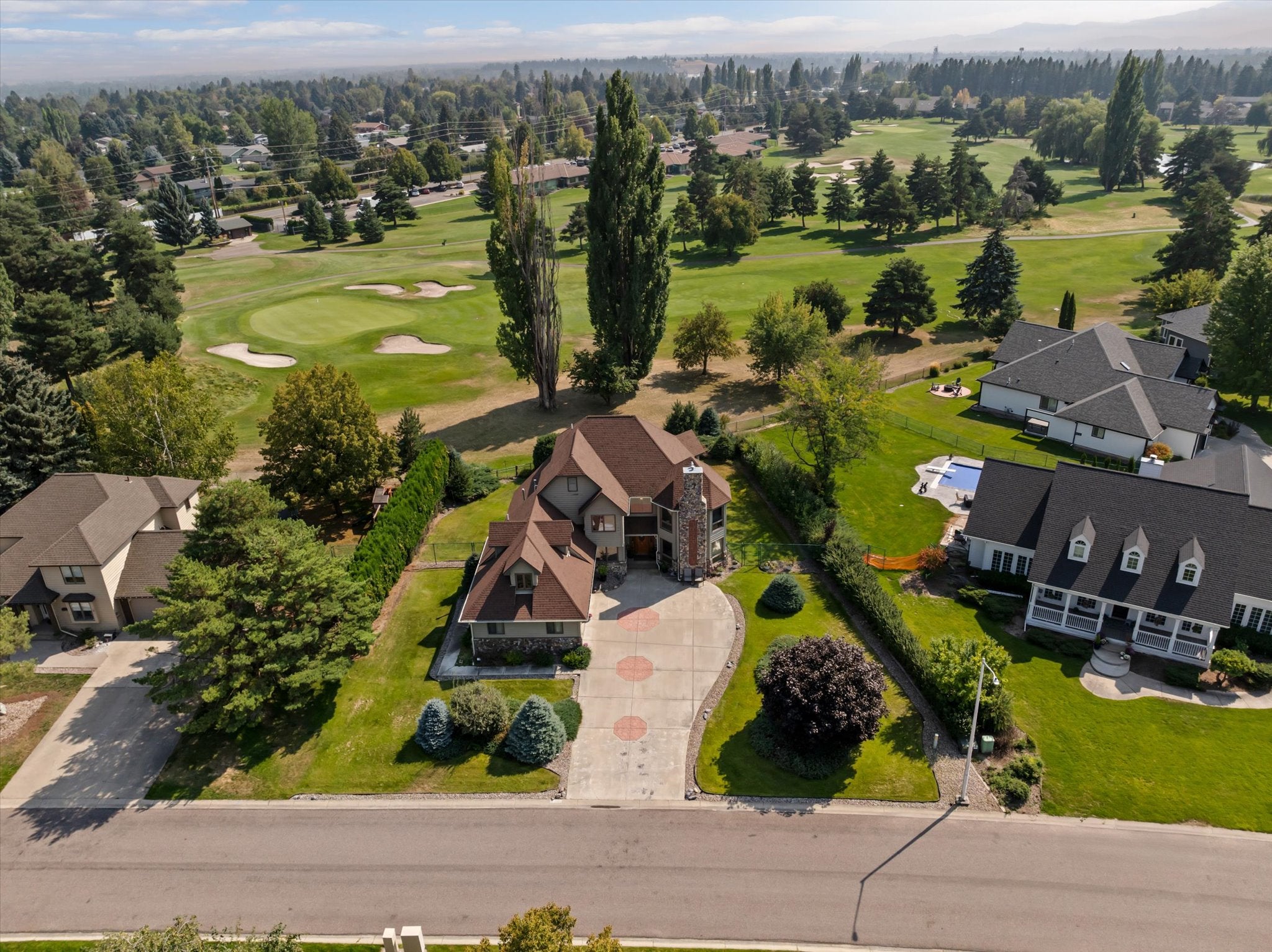 Kalispell, Montana, 59901, United States, 5 Bedrooms Bedrooms, ,4 BathroomsBathrooms,Residential,Active,1907966