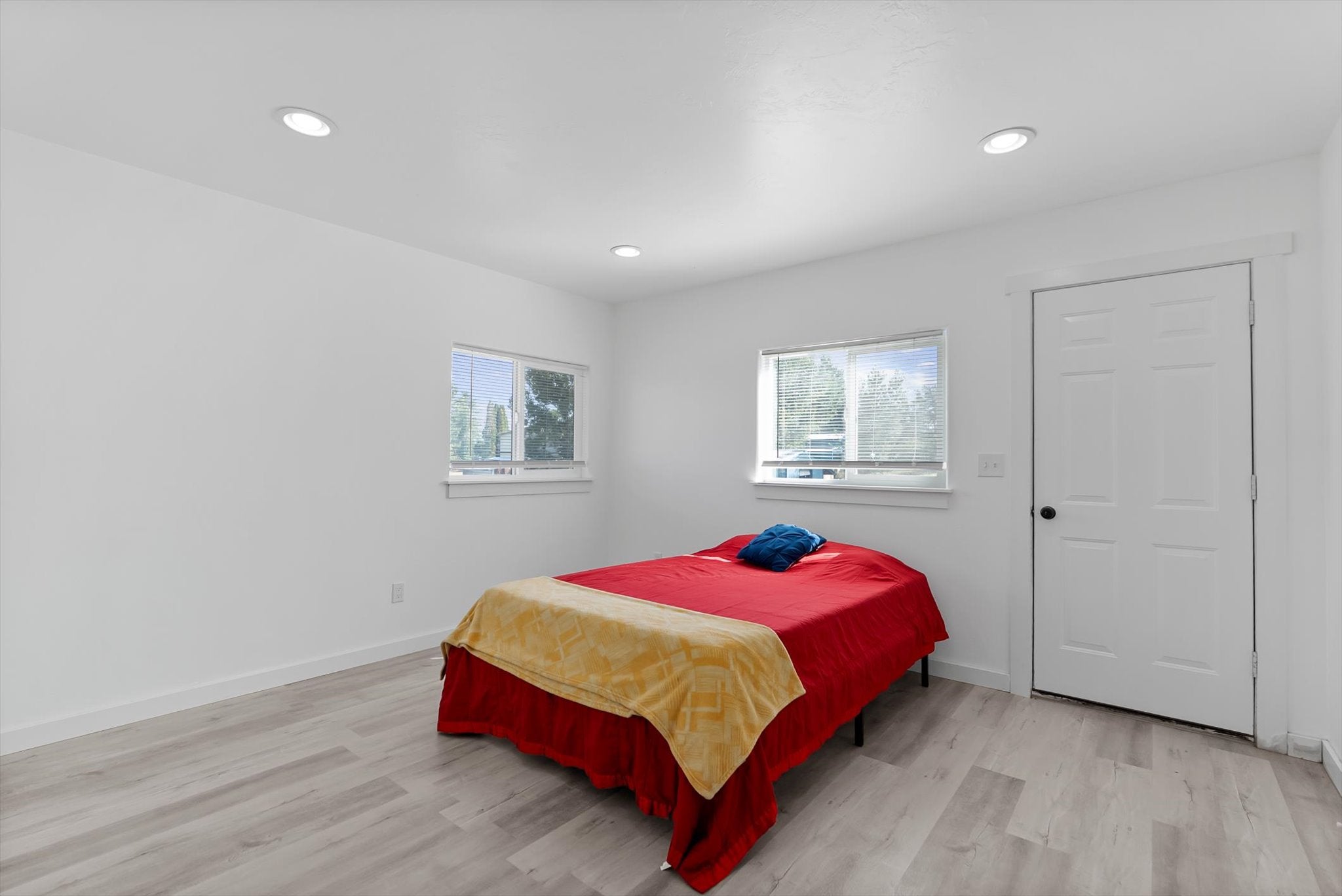 Kalispell, Montana, 59901, United States, 5 Bedrooms Bedrooms, ,3 BathroomsBathrooms,Residential,Active,1945088