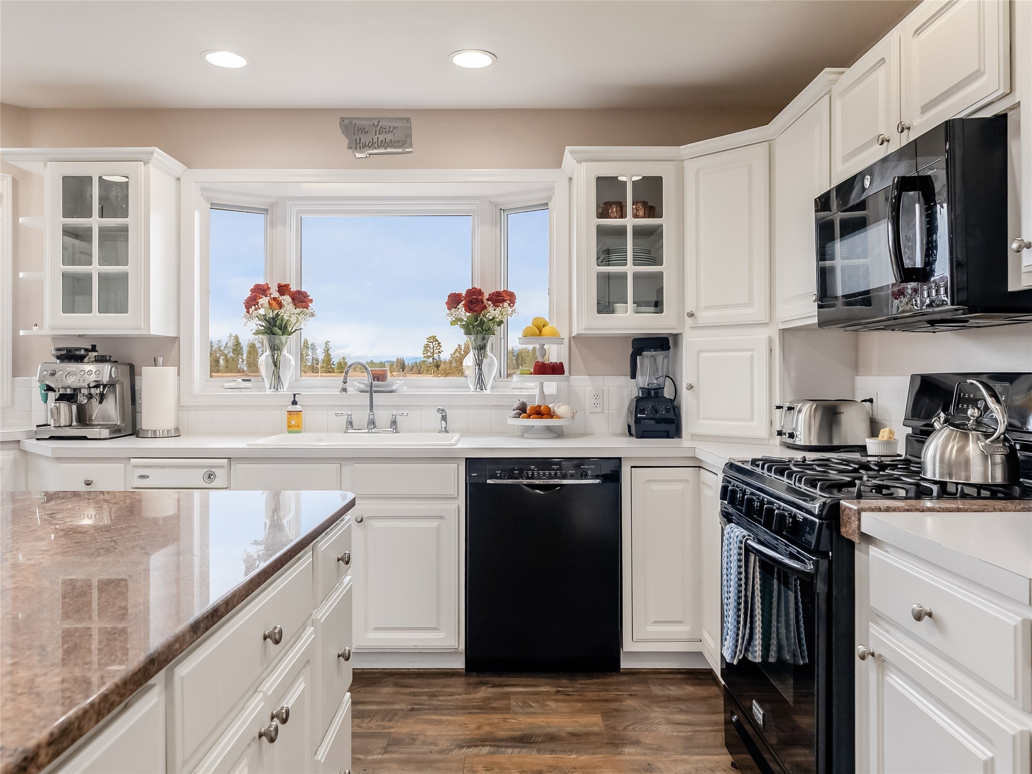 Kalispell, Montana, 59901, United States, 5 Bedrooms Bedrooms, ,4 BathroomsBathrooms,Residential,Active,1994970