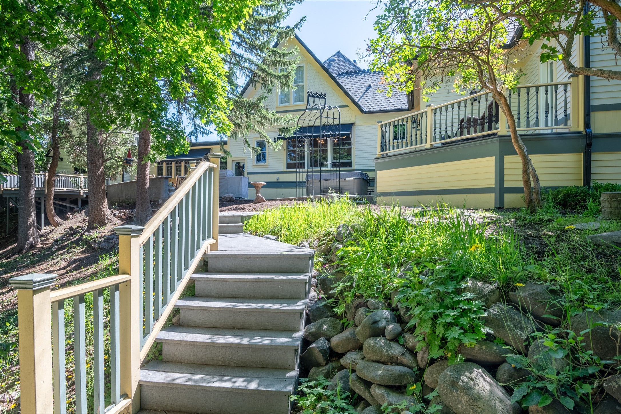 Missoula, Montana, 59802, United States, 5 Bedrooms Bedrooms, ,6 BathroomsBathrooms,Residential,Active,1753892