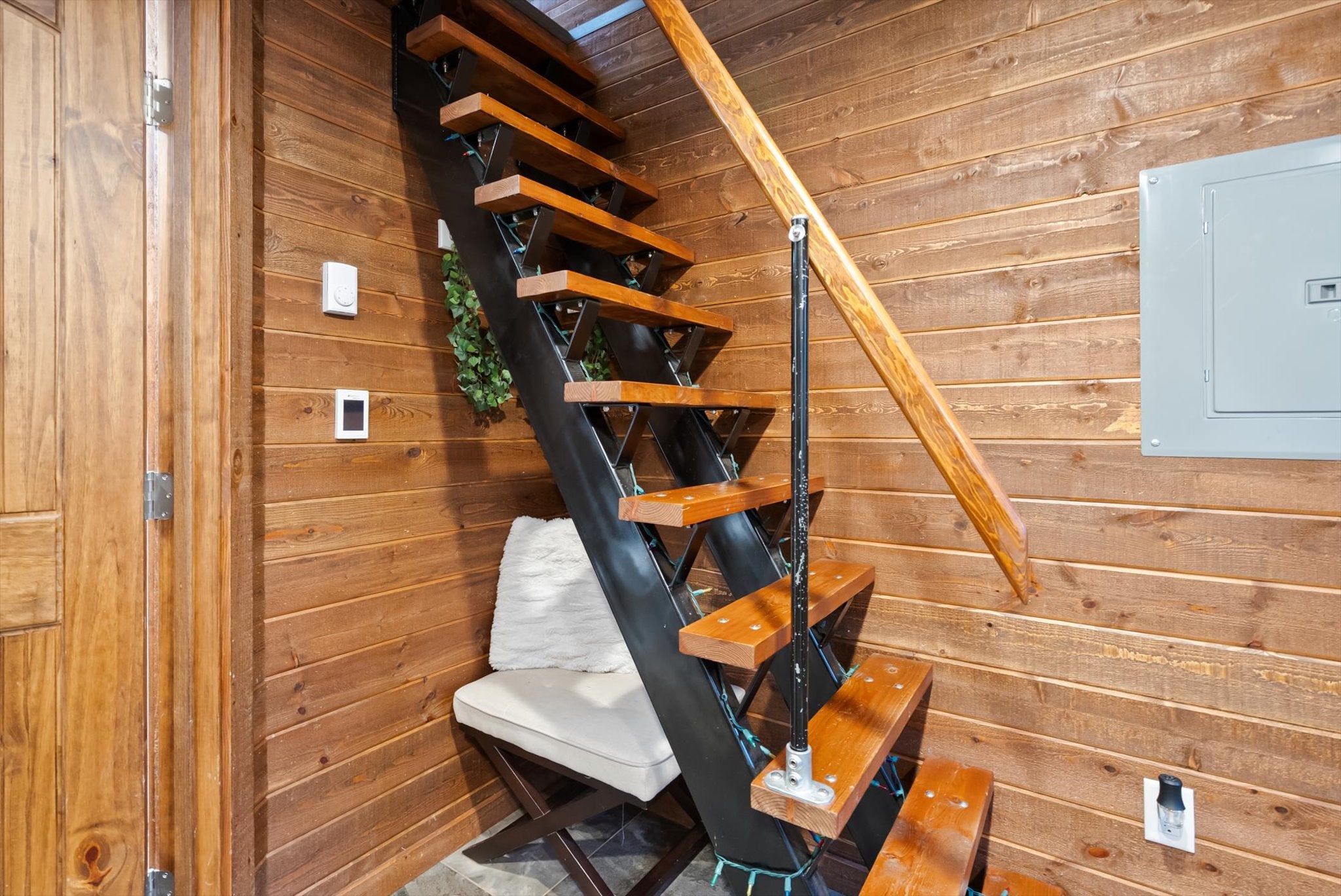 Kalispell, Montana, 59901, United States, 6 Bedrooms Bedrooms, ,5 BathroomsBathrooms,Residential,Active,1990648