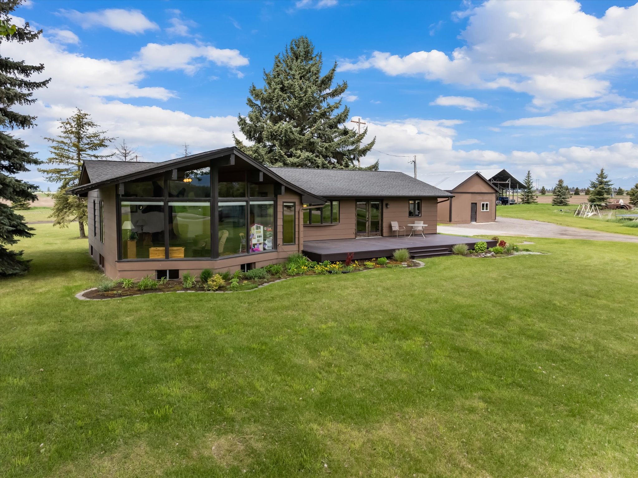 Columbia Falls, Montana, 59912, United States, 5 Bedrooms Bedrooms, ,3 BathroomsBathrooms,Residential,Active,1986898