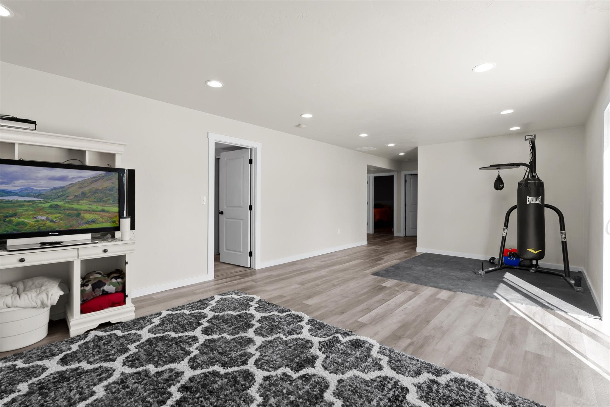 Kalispell, Montana, 59901, United States, 5 Bedrooms Bedrooms, ,3 BathroomsBathrooms,Residential,Active,1945088
