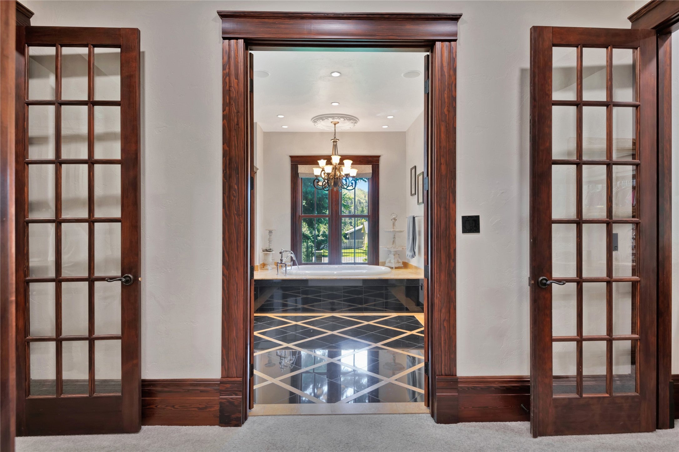 Missoula, Montana, 59802, United States, 5 Bedrooms Bedrooms, ,6 BathroomsBathrooms,Residential,Active,1753892