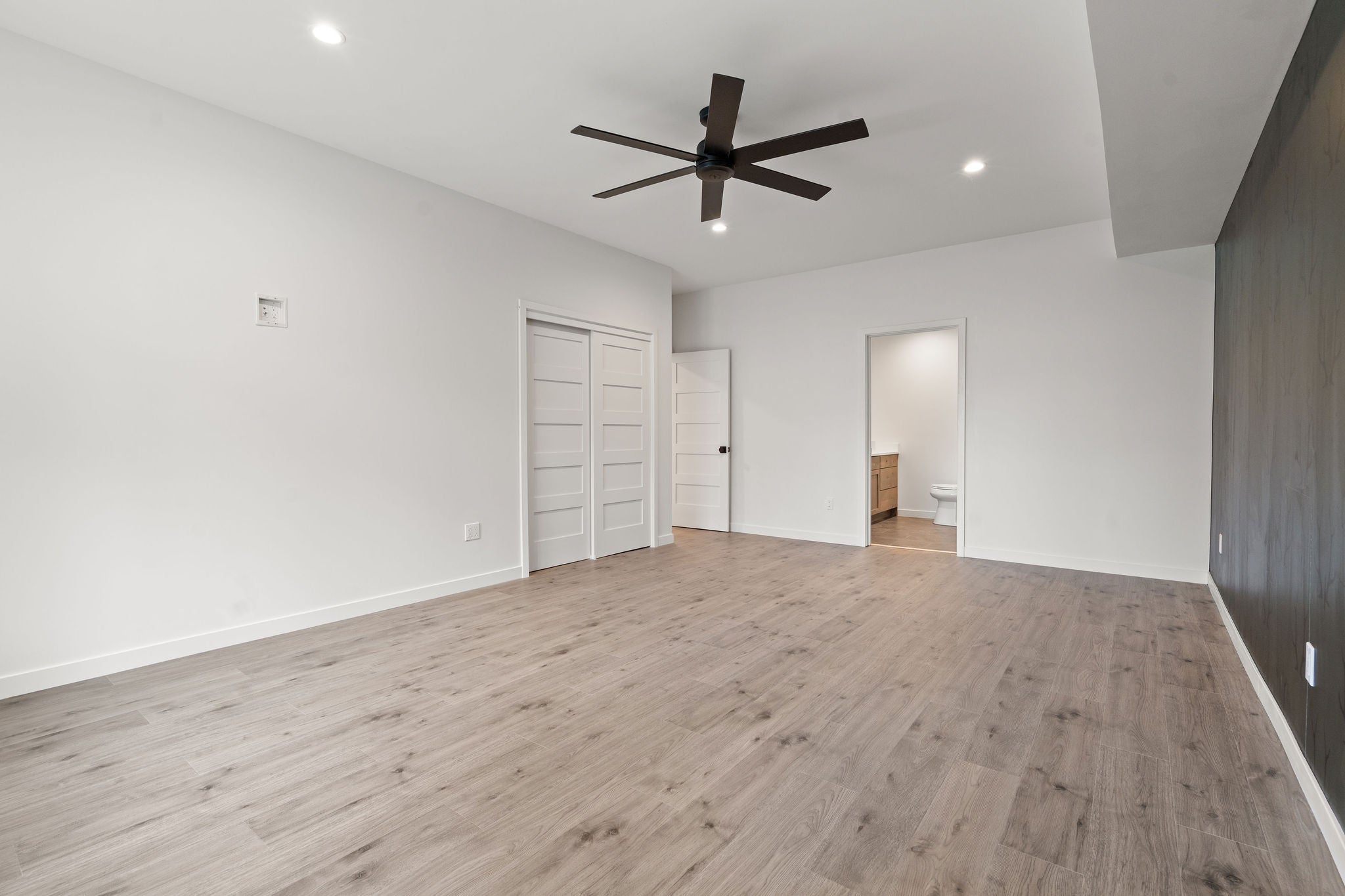 Lakeside, Montana, 59922, United States, 4 Bedrooms Bedrooms, ,4 BathroomsBathrooms,Residential,Active,1914632