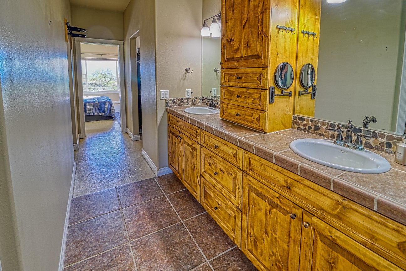 Corvallis, Montana, 59828, United States, 4 Bedrooms Bedrooms, ,4 BathroomsBathrooms,Residential,Active,1863486