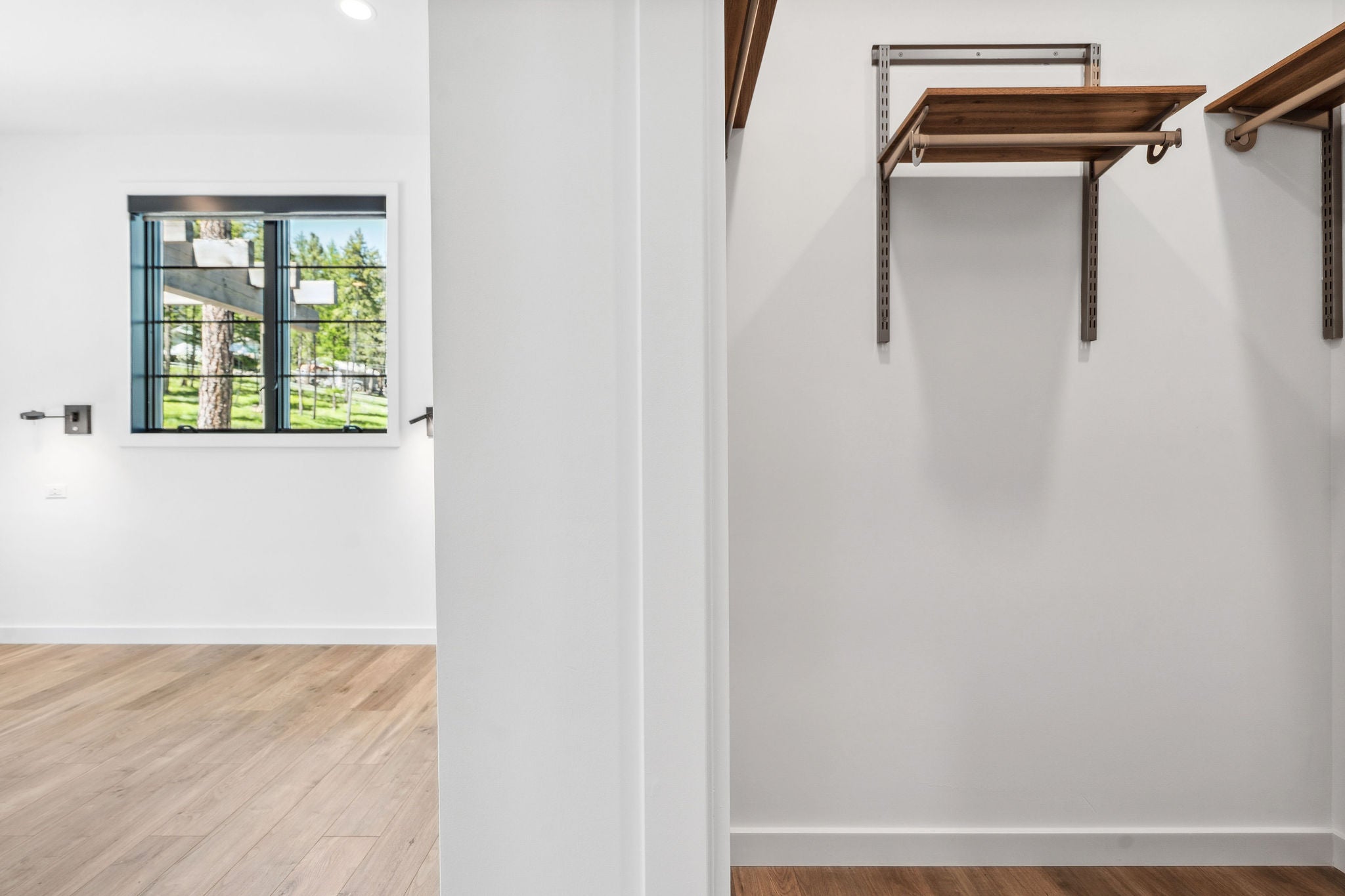 Lakeside, Montana, 59922, United States, 6 Bedrooms Bedrooms, ,5 BathroomsBathrooms,Residential,Active,1832319