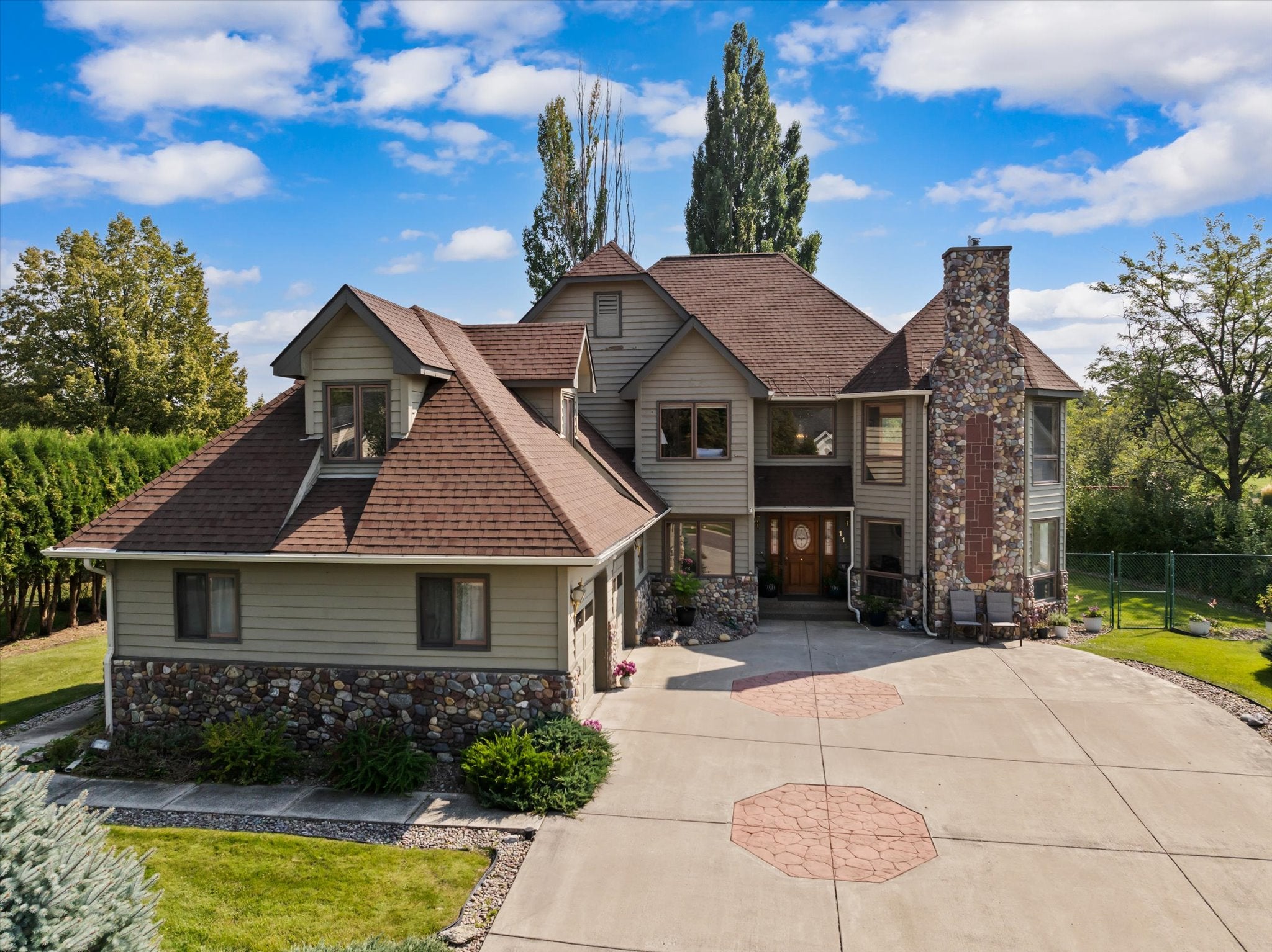 Kalispell, Montana, 59901, United States, 5 Bedrooms Bedrooms, ,4 BathroomsBathrooms,Residential,Active,1907966
