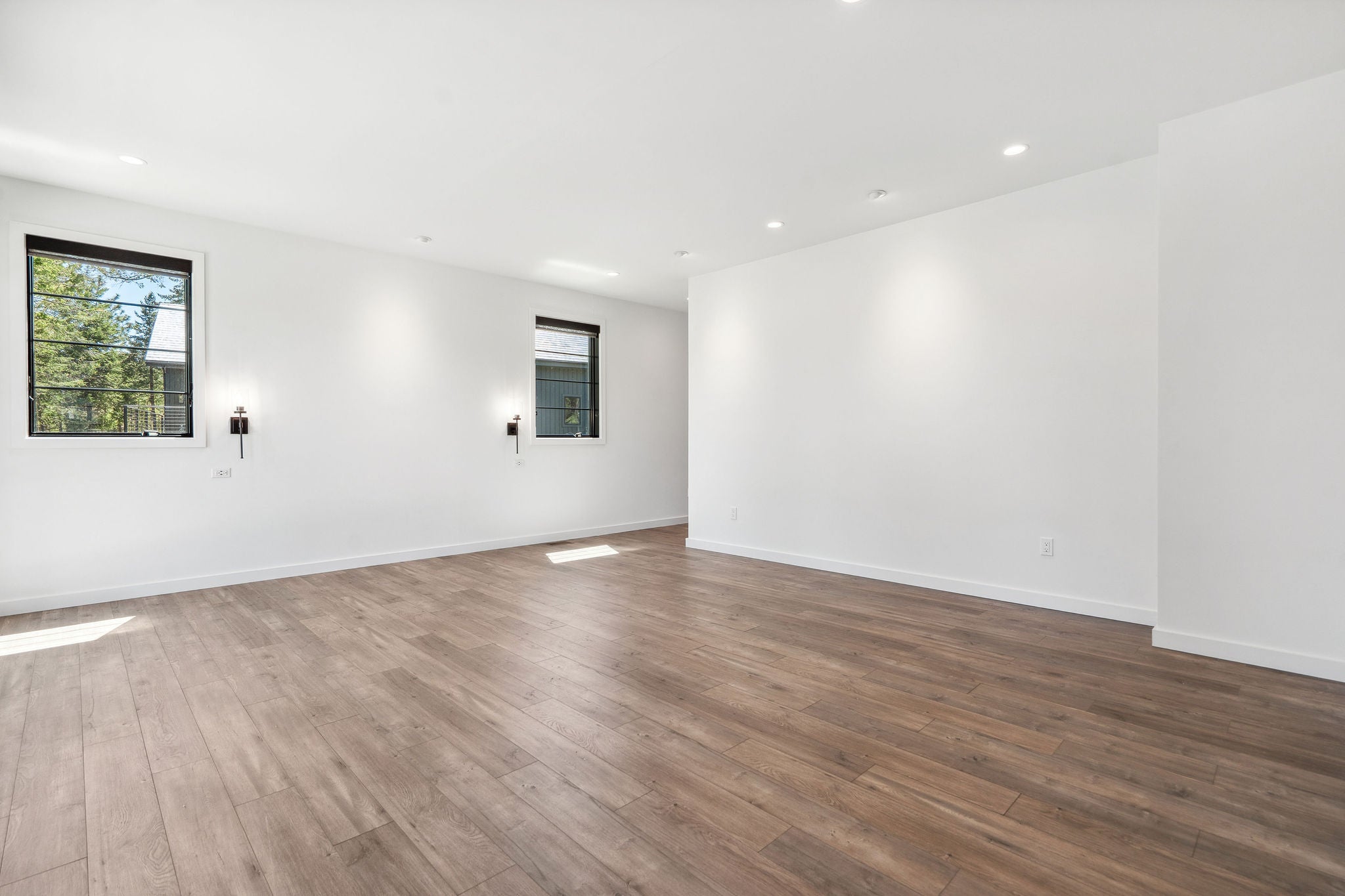 Lakeside, Montana, 59922, United States, 6 Bedrooms Bedrooms, ,5 BathroomsBathrooms,Residential,Active,1832319