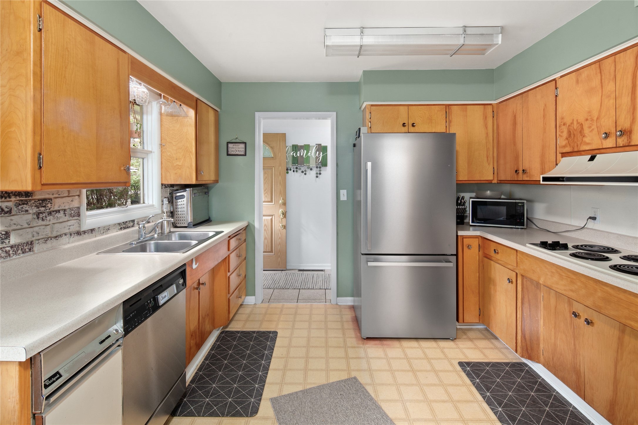 Columbia Falls, Montana, 59912, United States, 14 Bedrooms Bedrooms, ,8 BathroomsBathrooms,Residential,Active,1970926