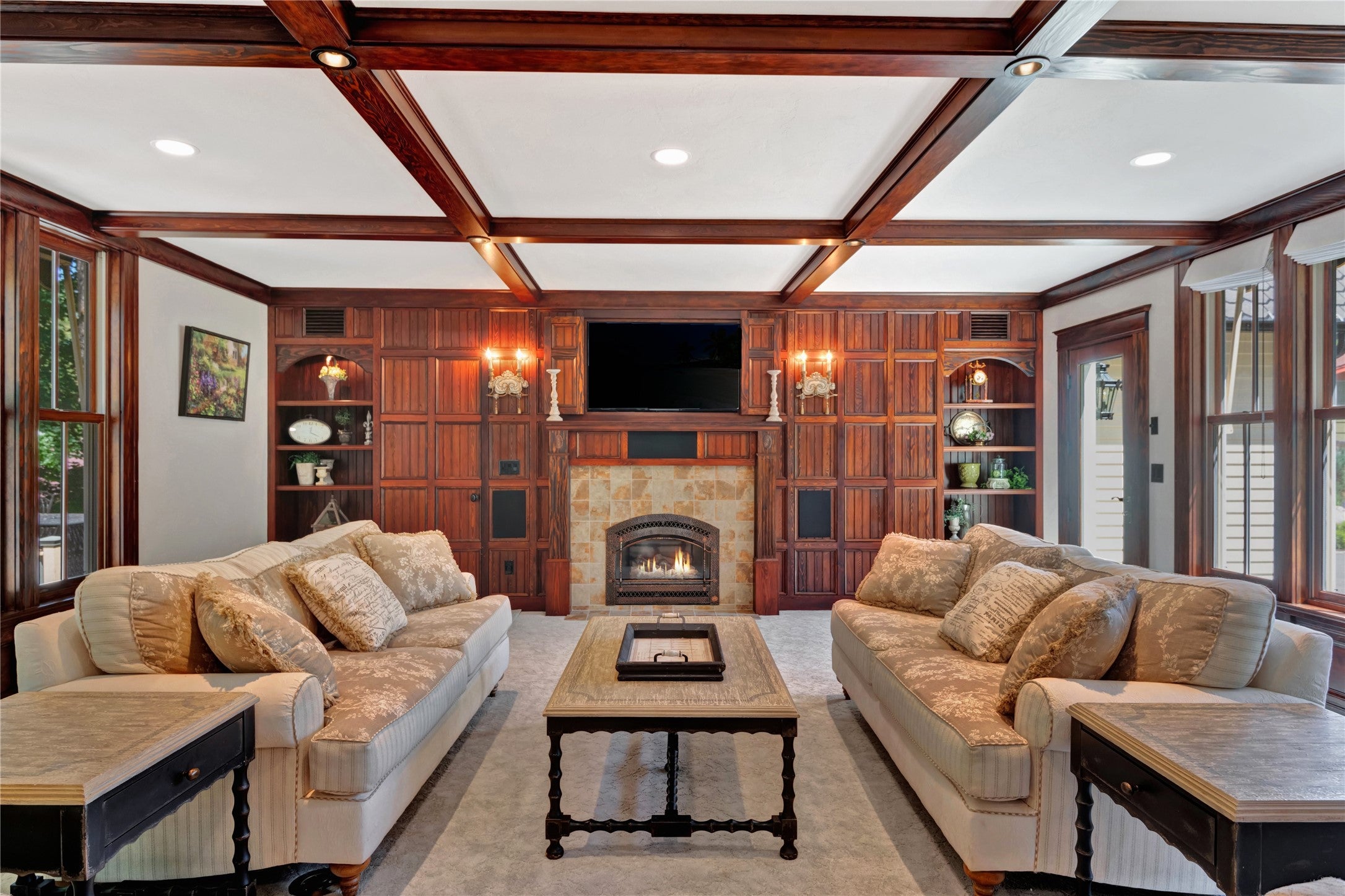 Missoula, Montana, 59802, United States, 5 Bedrooms Bedrooms, ,6 BathroomsBathrooms,Residential,Active,1753892