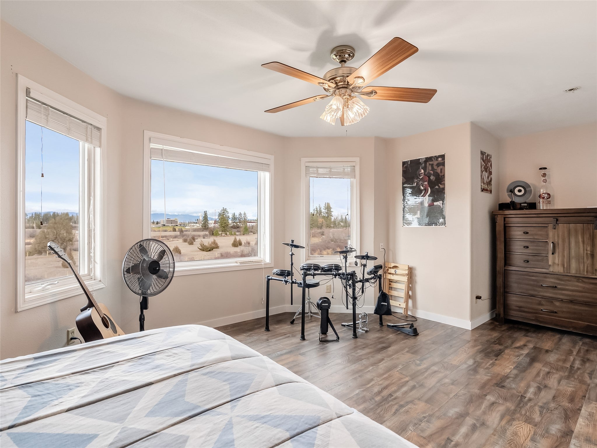 Kalispell, Montana, 59901, United States, 5 Bedrooms Bedrooms, ,4 BathroomsBathrooms,Residential,Active,1994970