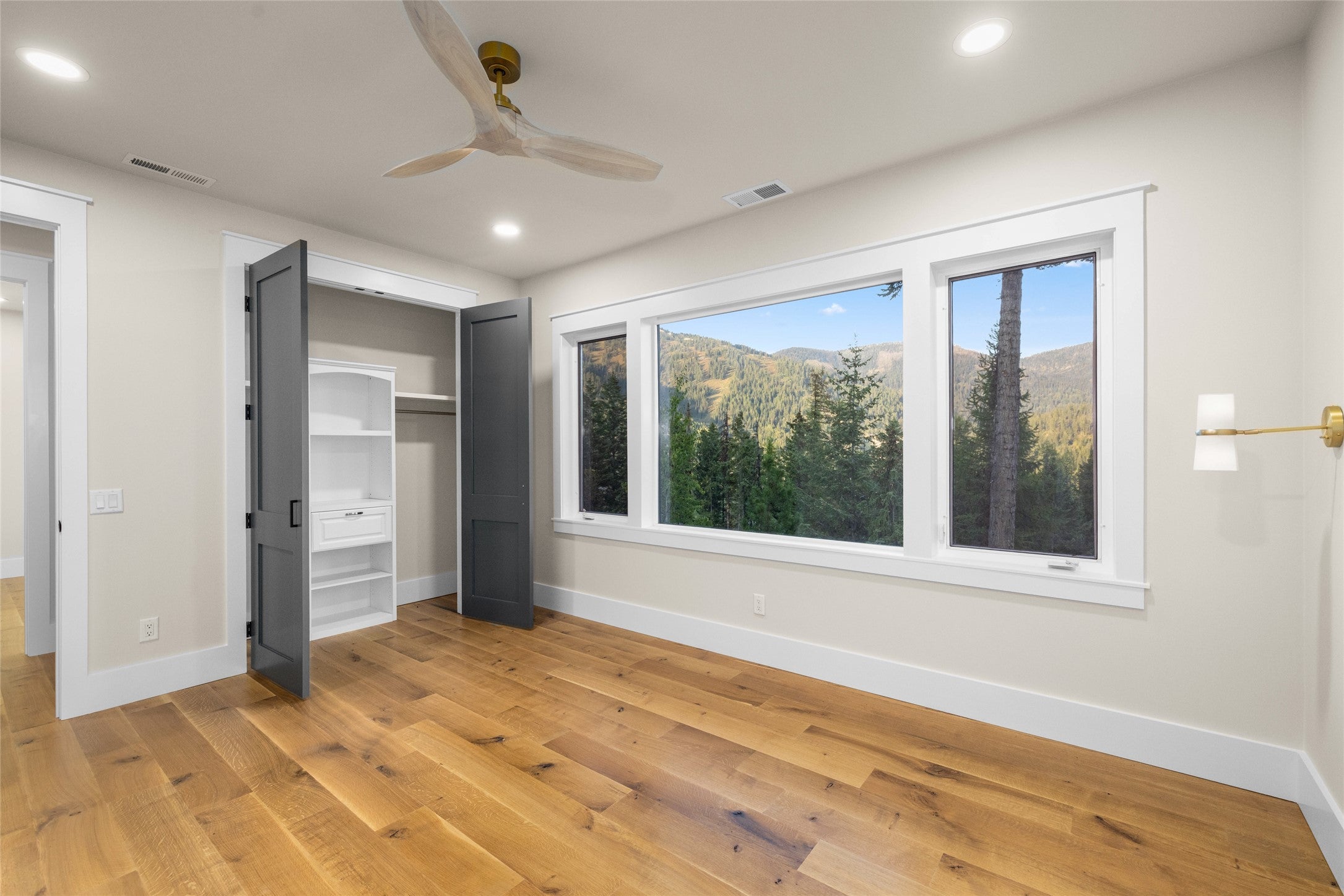 Whitefish, Montana, 59937, United States, 4 Bedrooms Bedrooms, ,4 BathroomsBathrooms,Residential,Active,1952623