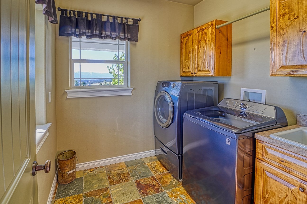 Corvallis, Montana, 59828, United States, 4 Bedrooms Bedrooms, ,4 BathroomsBathrooms,Residential,Active,1863486