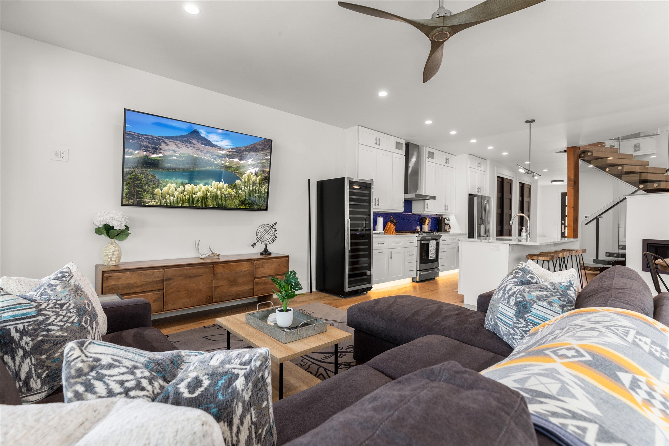 Whitefish, Montana, 59937, United States, 7 Bedrooms Bedrooms, ,5 BathroomsBathrooms,Residential,Active,1914927