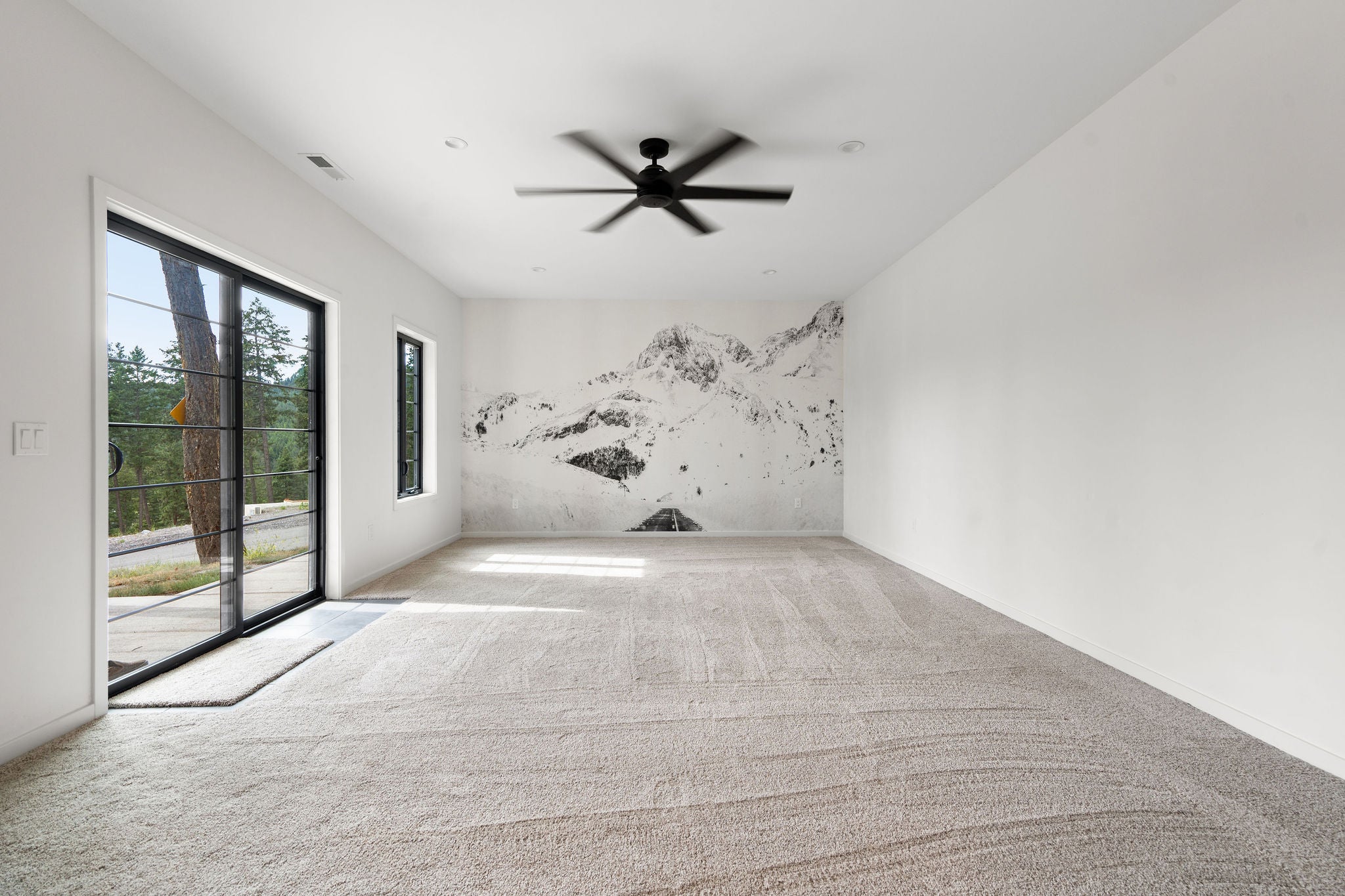 Lakeside, Montana, 59922, United States, 4 Bedrooms Bedrooms, ,4 BathroomsBathrooms,Residential,Active,1914632