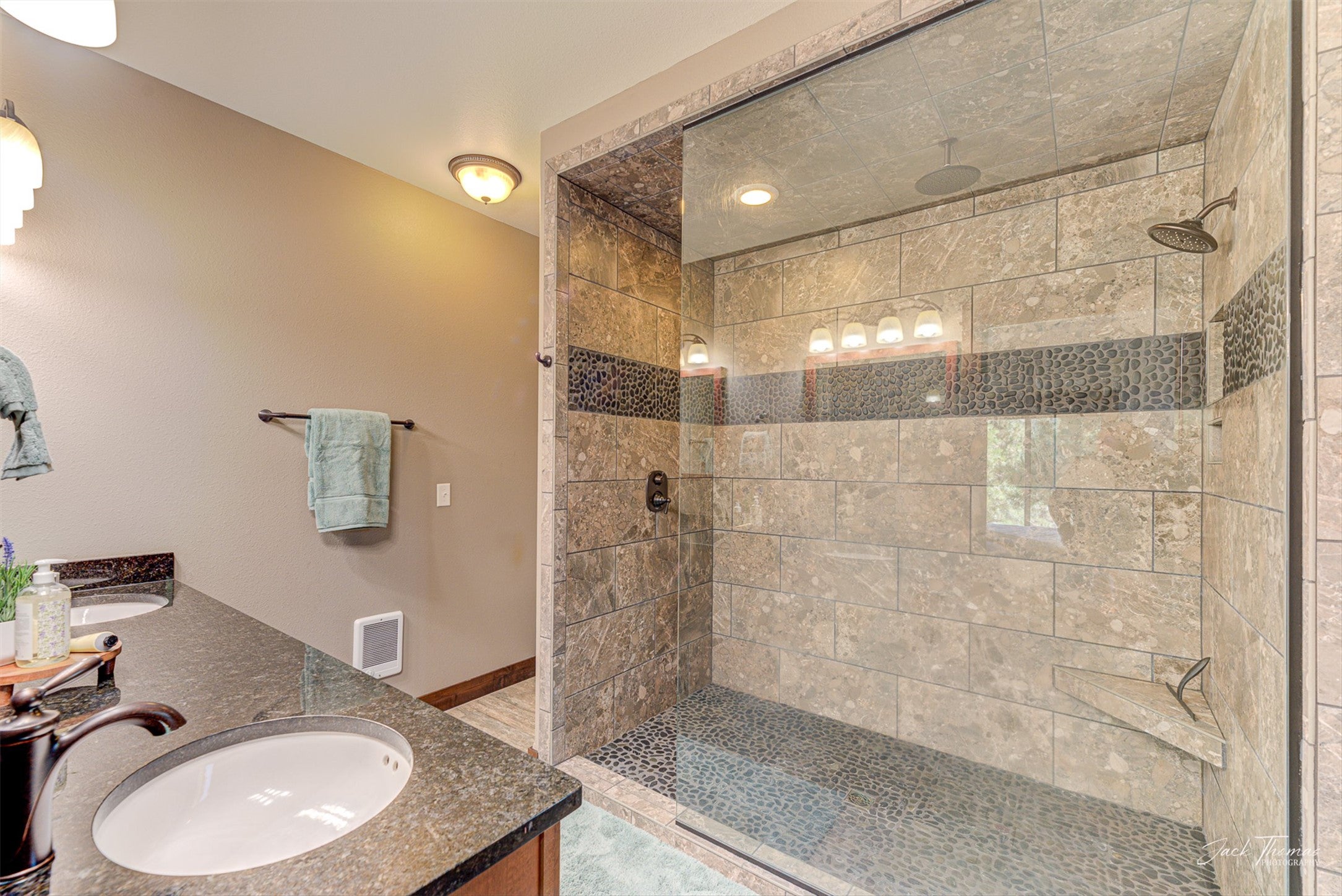 Helena, Montana, 59601, United States, 5 Bedrooms Bedrooms, ,3 BathroomsBathrooms,Residential,Active,2040229