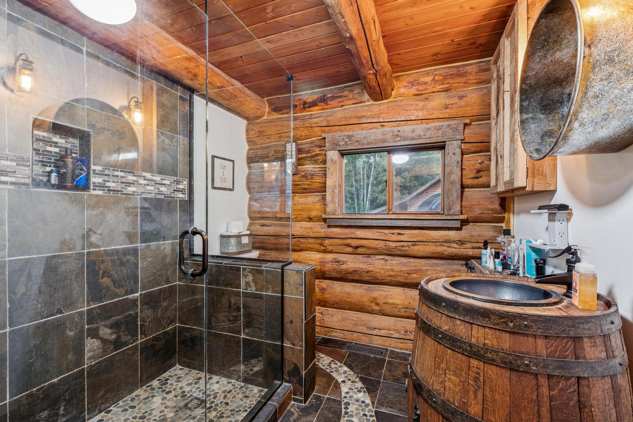 Libby, Montana, 59923, United States, 3 Bedrooms Bedrooms, ,2 BathroomsBathrooms,Residential,Active,1945847