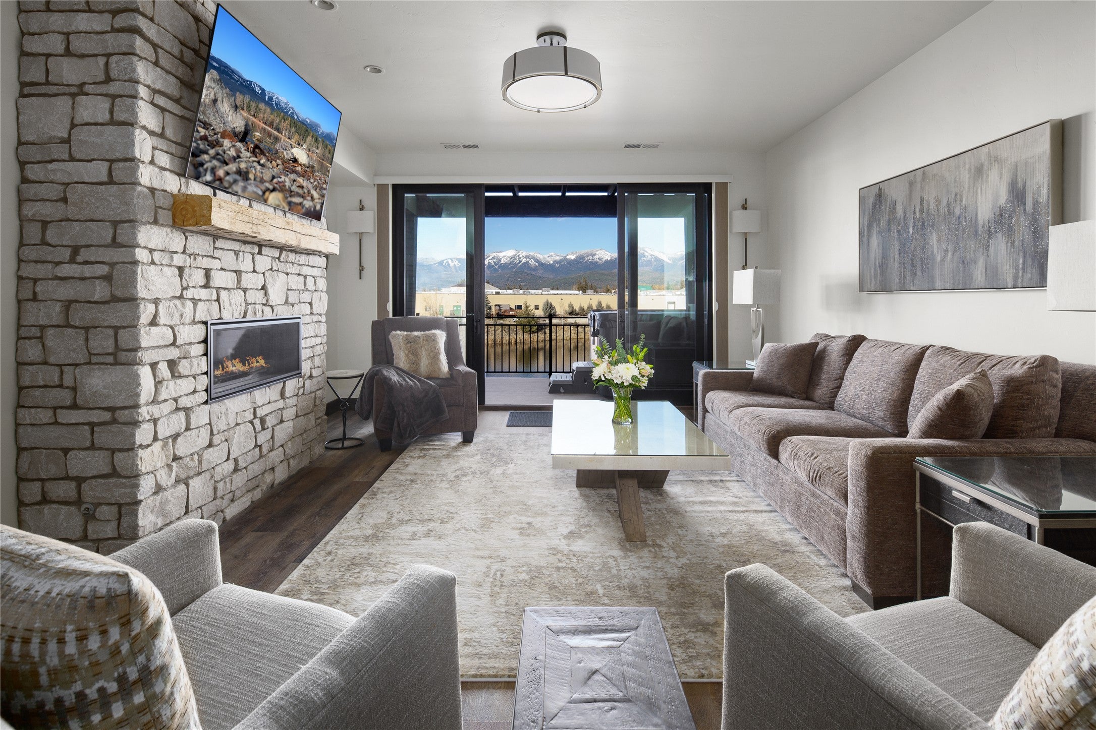 Whitefish, Montana, 59937, United States, 2 Bedrooms Bedrooms, ,3 BathroomsBathrooms,Residential,Active,1871606