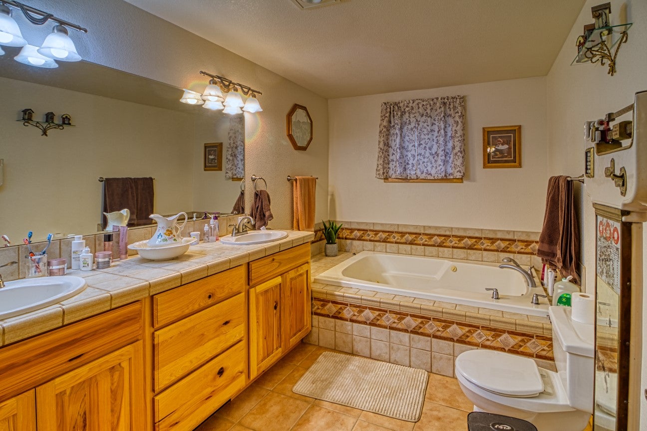 Corvallis, Montana, 59828, United States, 3 Bedrooms Bedrooms, ,2 BathroomsBathrooms,Residential,Active,1769348
