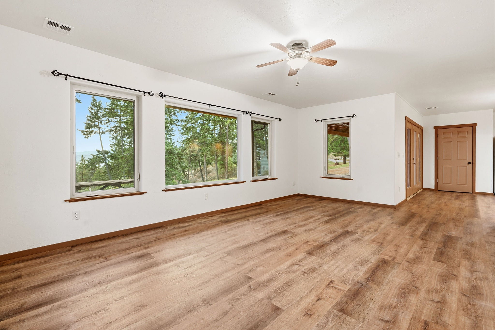 Somers, Montana, 59932, United States, 4 Bedrooms Bedrooms, ,4 BathroomsBathrooms,Residential,Active,2009840