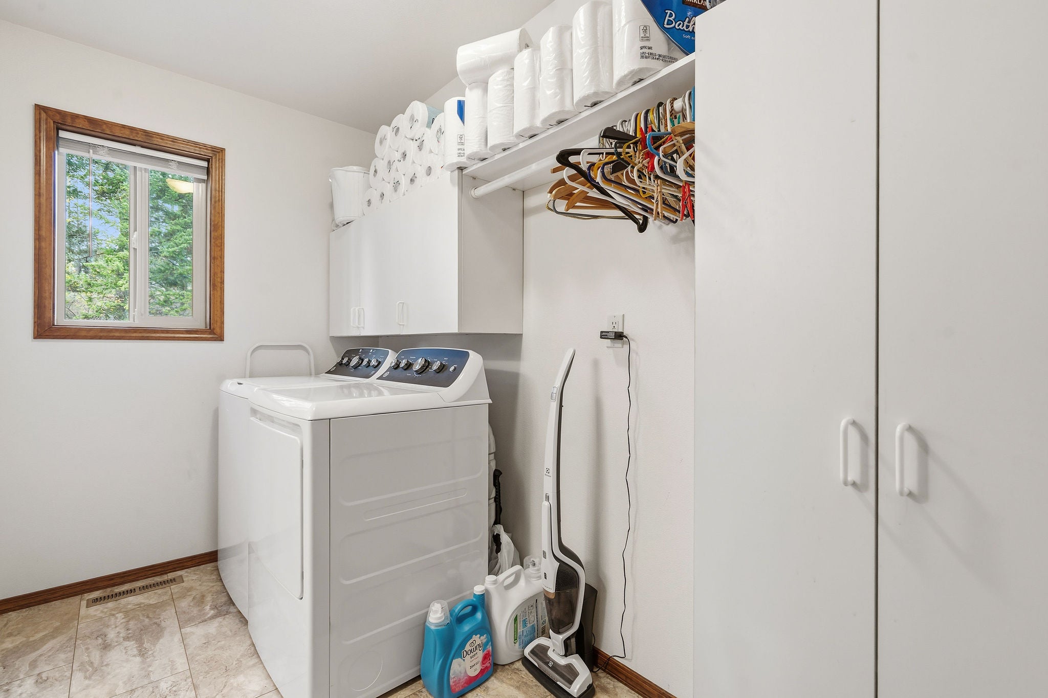 Somers, Montana, 59932, United States, 4 Bedrooms Bedrooms, ,4 BathroomsBathrooms,Residential,Active,1987246