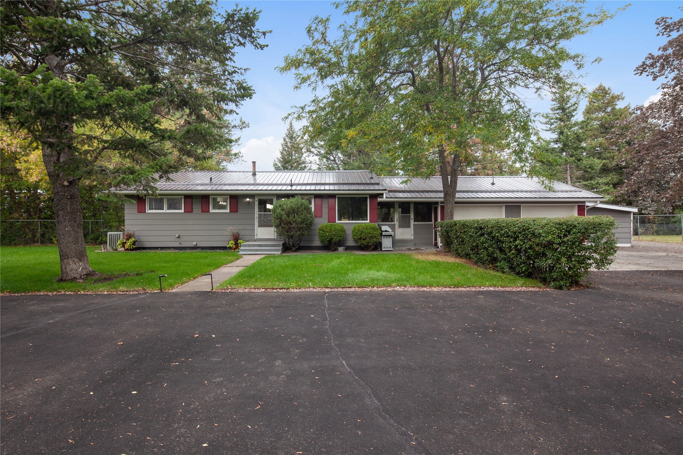 Columbia Falls, Montana, 59912, United States, 14 Bedrooms Bedrooms, ,8 BathroomsBathrooms,Residential,Active,1970926