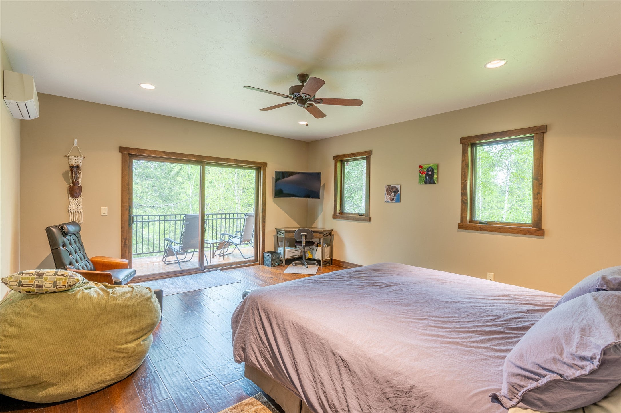 Columbia Falls, Montana, 59912, United States, ,3 BathroomsBathrooms,Residential,Active,1841309