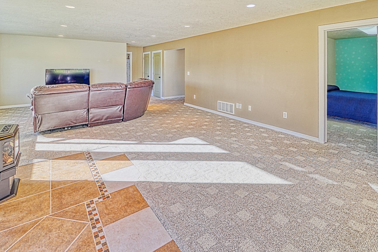 Corvallis, Montana, 59828, United States, 4 Bedrooms Bedrooms, ,4 BathroomsBathrooms,Residential,Active,1863486