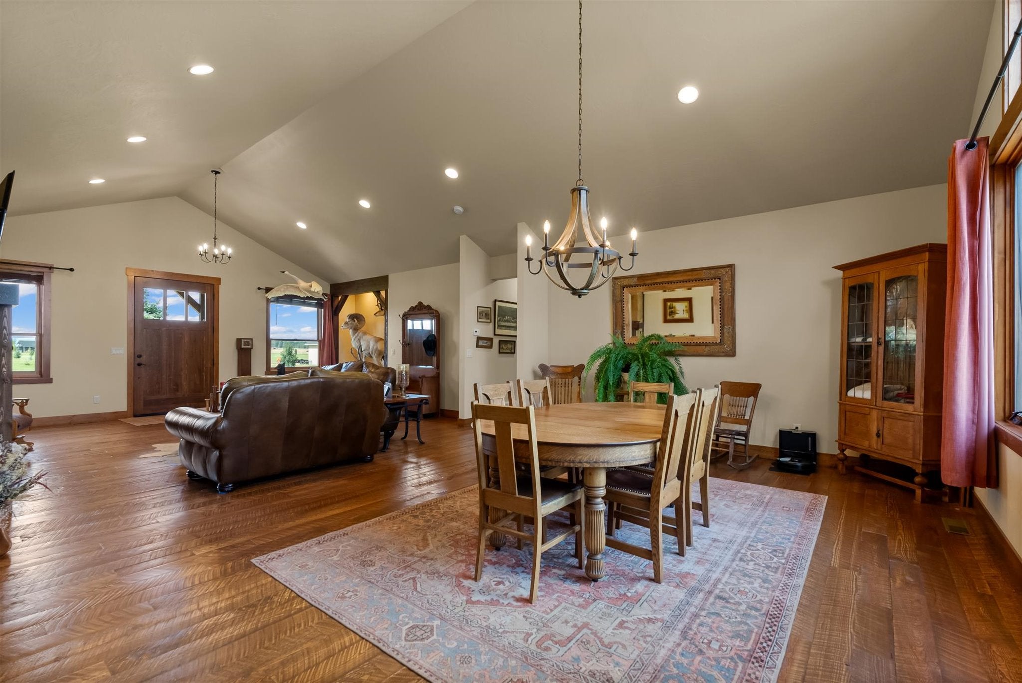 Kalispell, Montana, 59901, United States, 3 Bedrooms Bedrooms, ,3 BathroomsBathrooms,Residential,Active,1922543