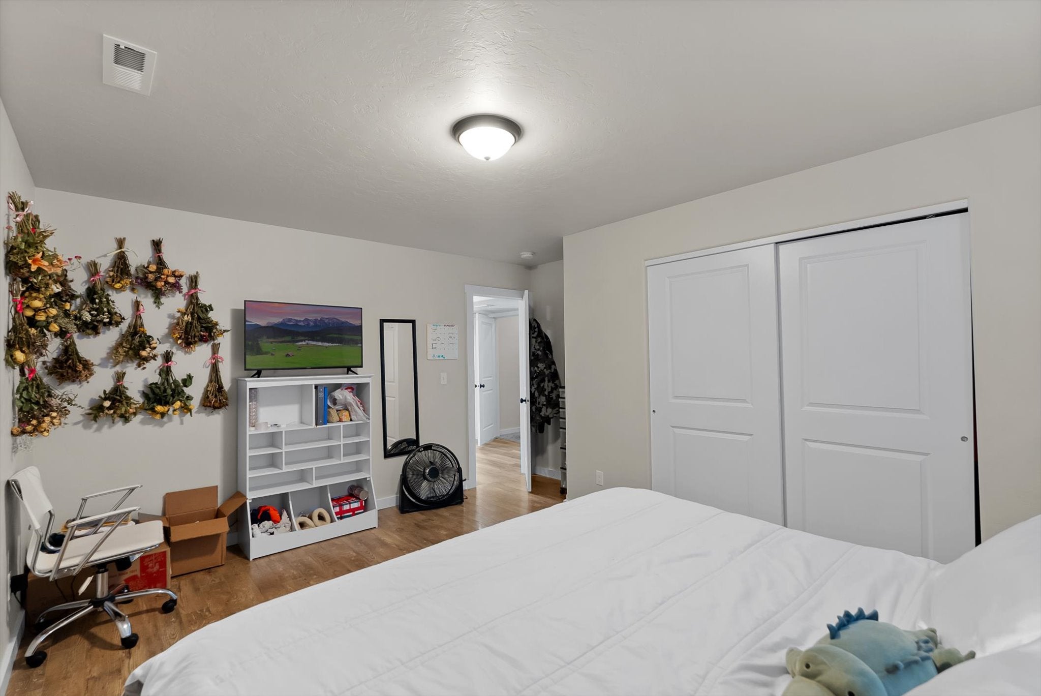 Kalispell, Montana, 59901, United States, 5 Bedrooms Bedrooms, ,3 BathroomsBathrooms,Residential,Active,1945088