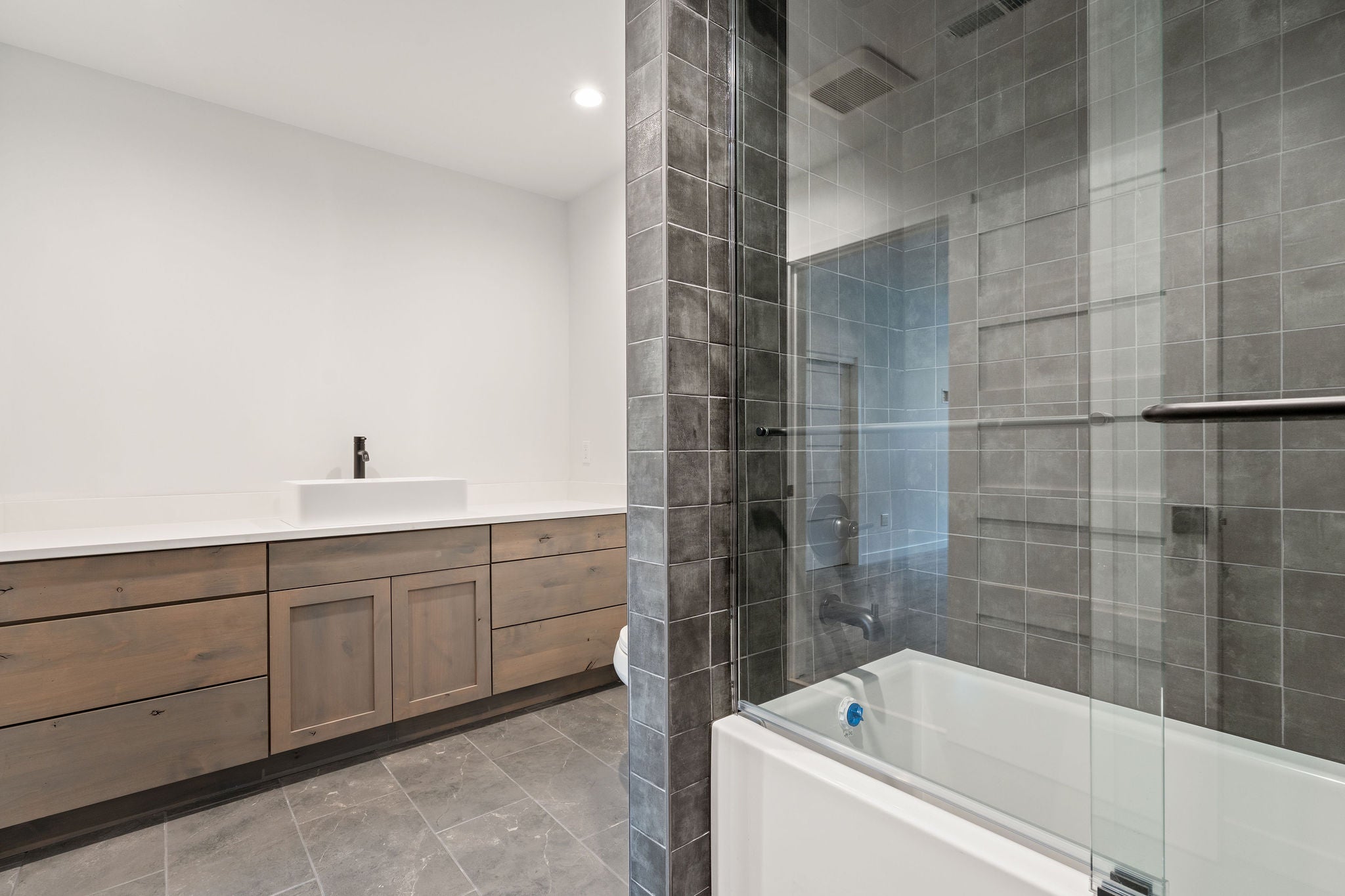 Lakeside, Montana, 59922, United States, 4 Bedrooms Bedrooms, ,4 BathroomsBathrooms,Residential,Active,1914632