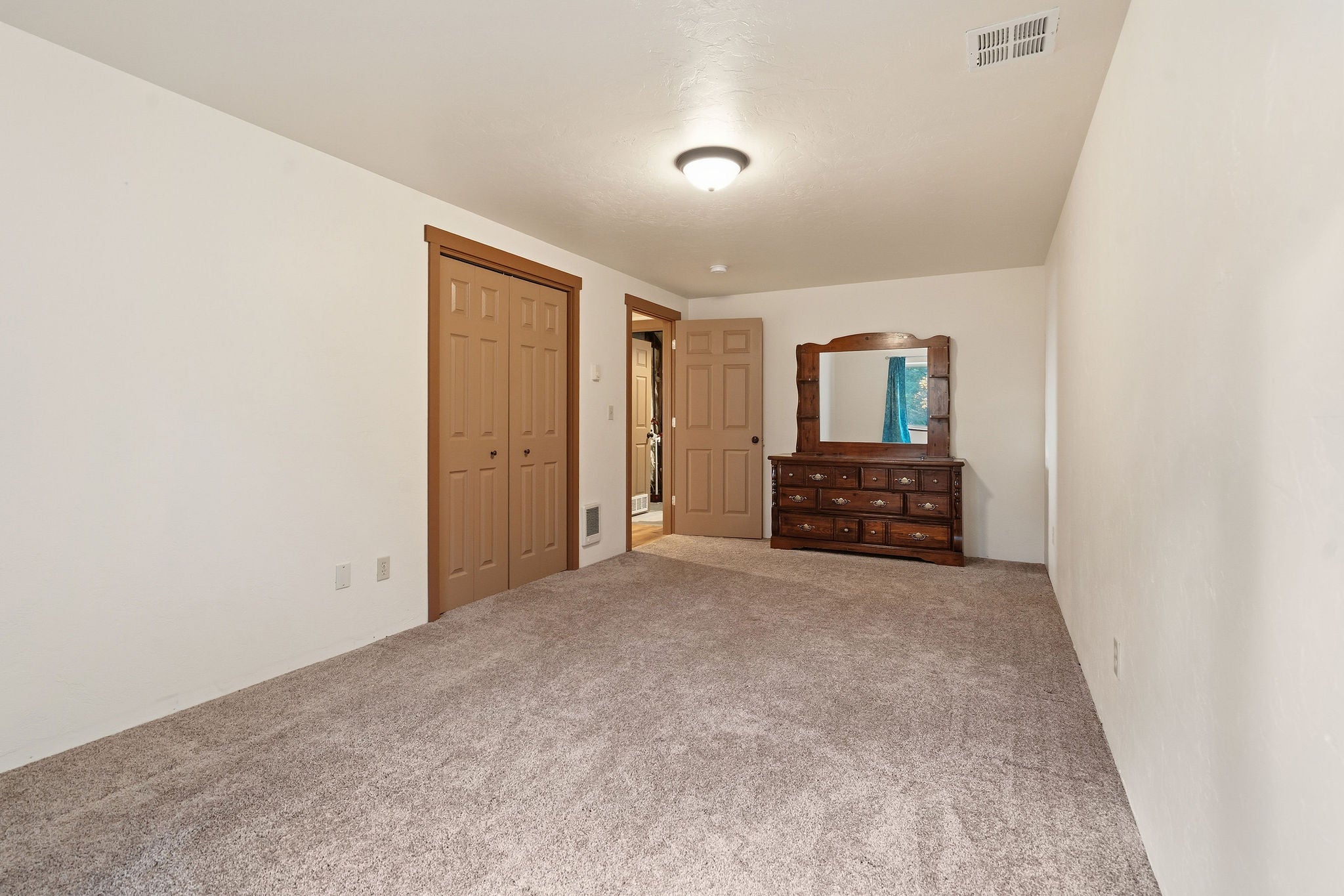 Somers, Montana, 59932, United States, 4 Bedrooms Bedrooms, ,4 BathroomsBathrooms,Residential,Active,1987246