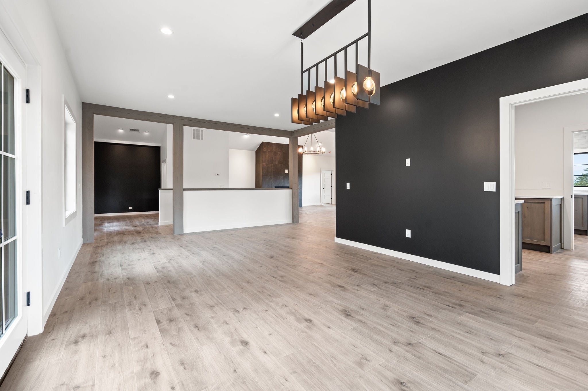 Lakeside, Montana, 59922, United States, 4 Bedrooms Bedrooms, ,4 BathroomsBathrooms,Residential,Active,1914632