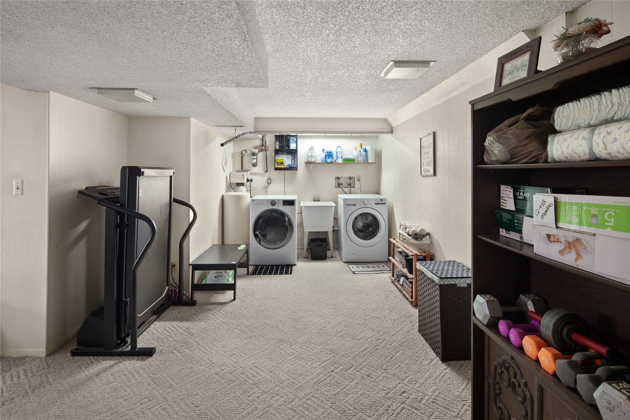 Columbia Falls, Montana, 59912, United States, 14 Bedrooms Bedrooms, ,8 BathroomsBathrooms,Residential,Active,1970926